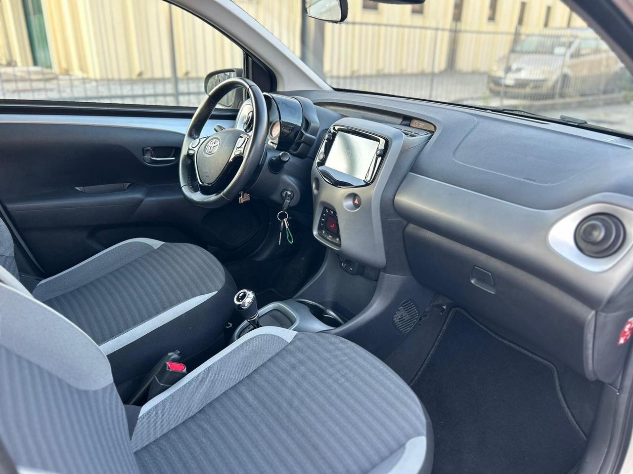 Toyota Aygo Connect 1.0 VVT-i 72 CV 5 porte x-clusiv MMT*SOLO 38000KM*CAMBIO AUTOMATICO*