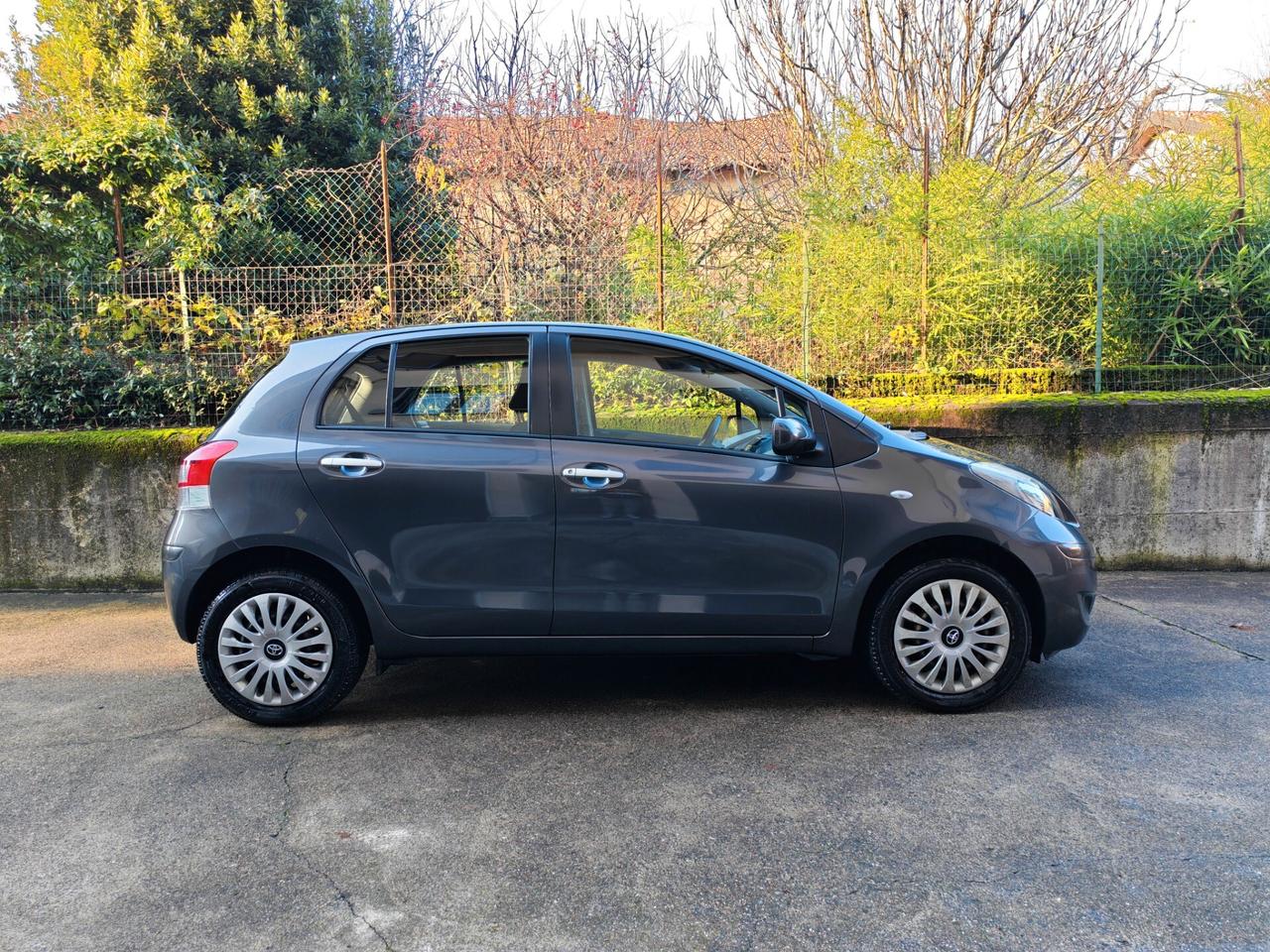 Toyota Yaris 1.0 BENZINA 70cv / 25.250km / Unipro