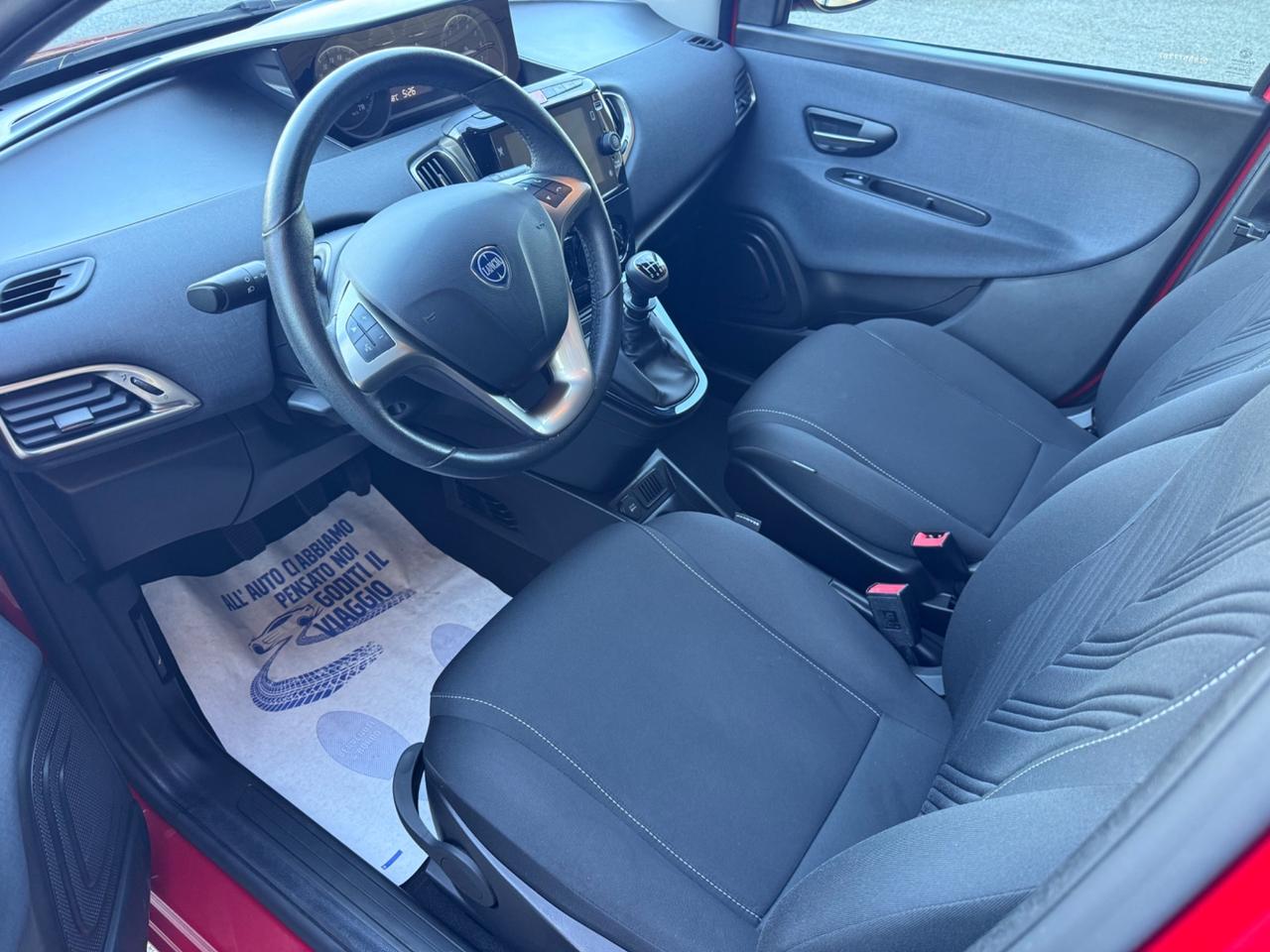 Lancia Ypsilon 1.0 hybrid Gold