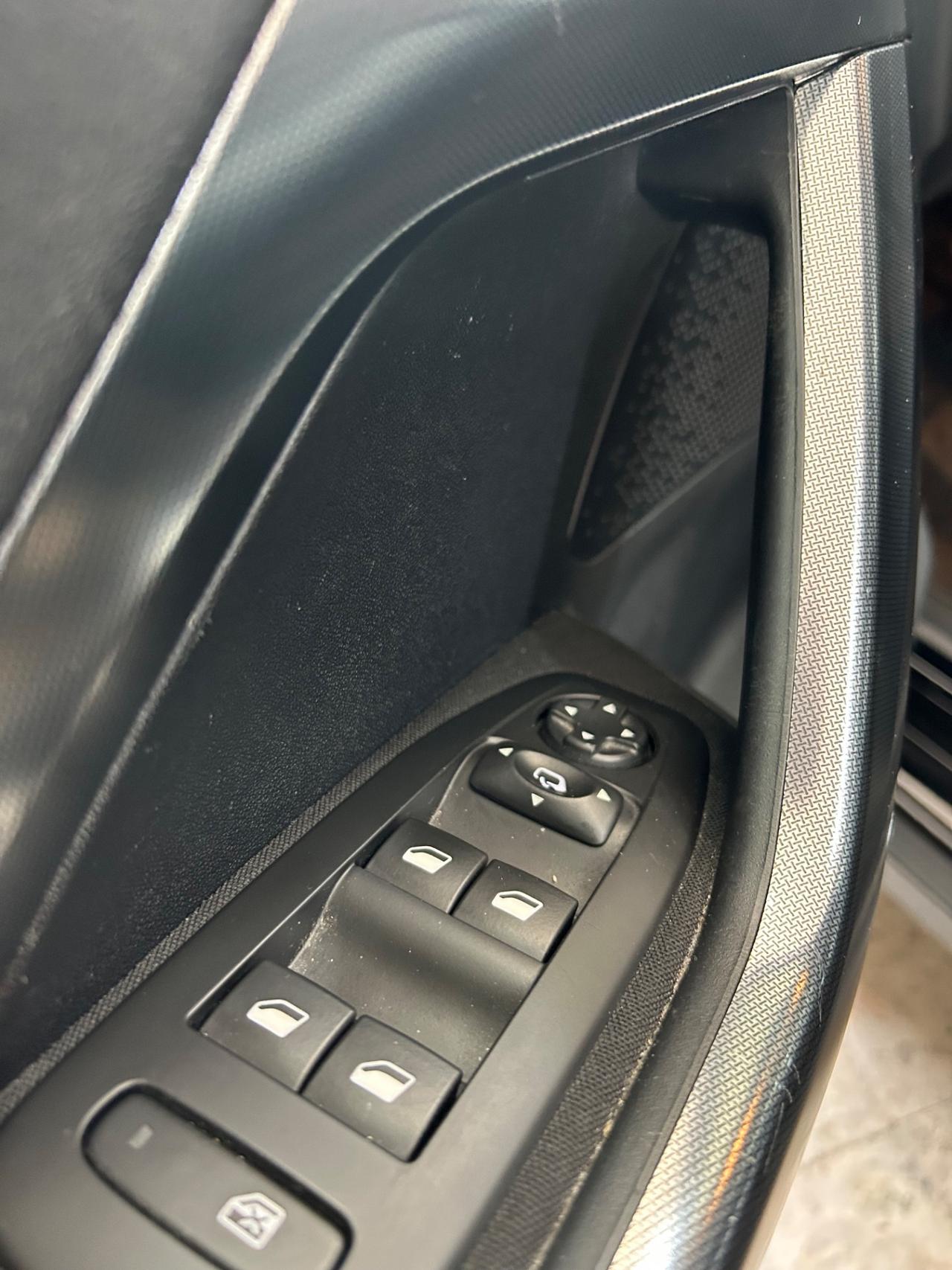 Peugeot 2008 PureTech Turbo 110 S&S Allure