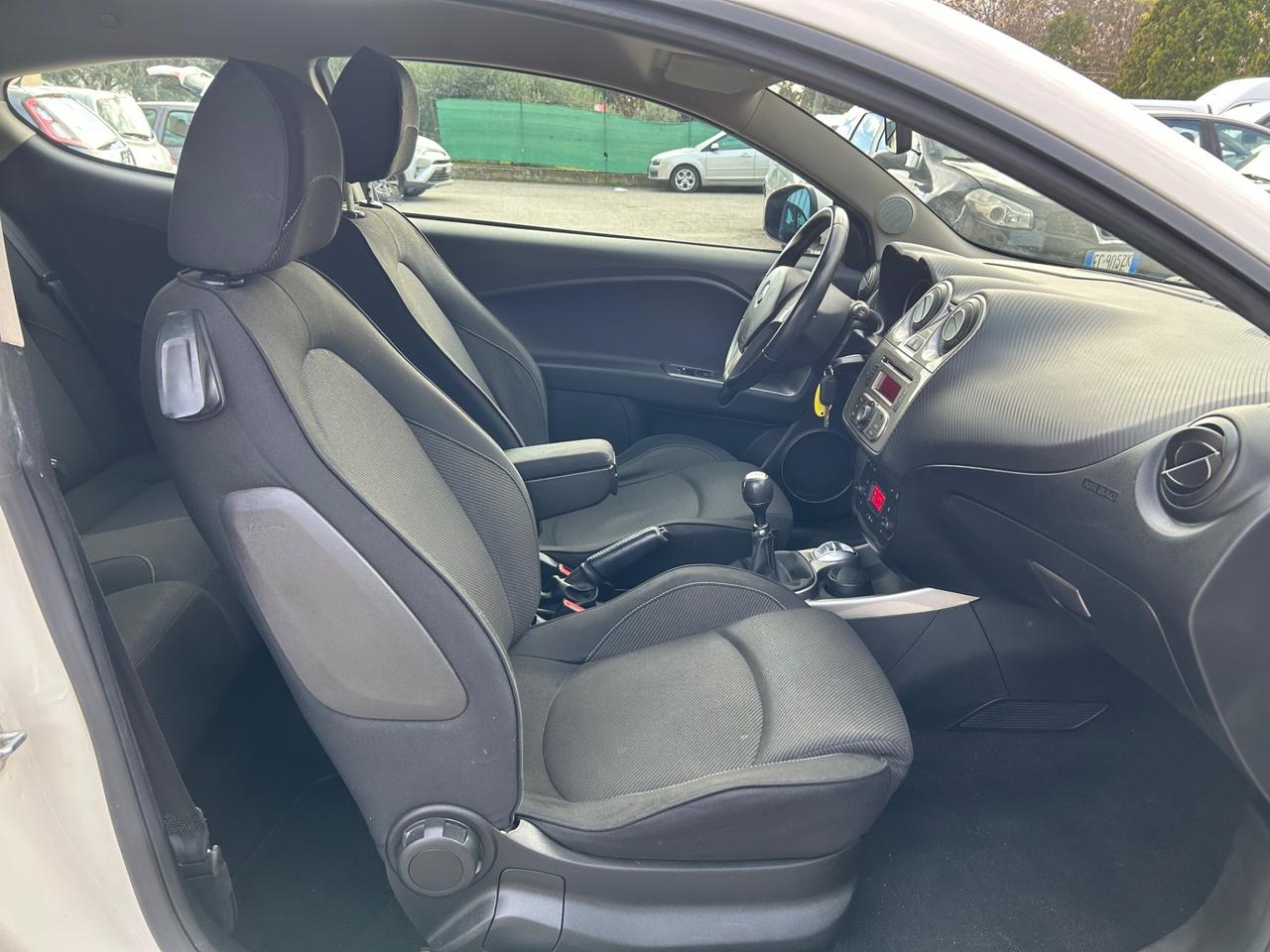 Alfa Romeo MiTo 1.6 JTDm 16V Distinctive Sport Pack