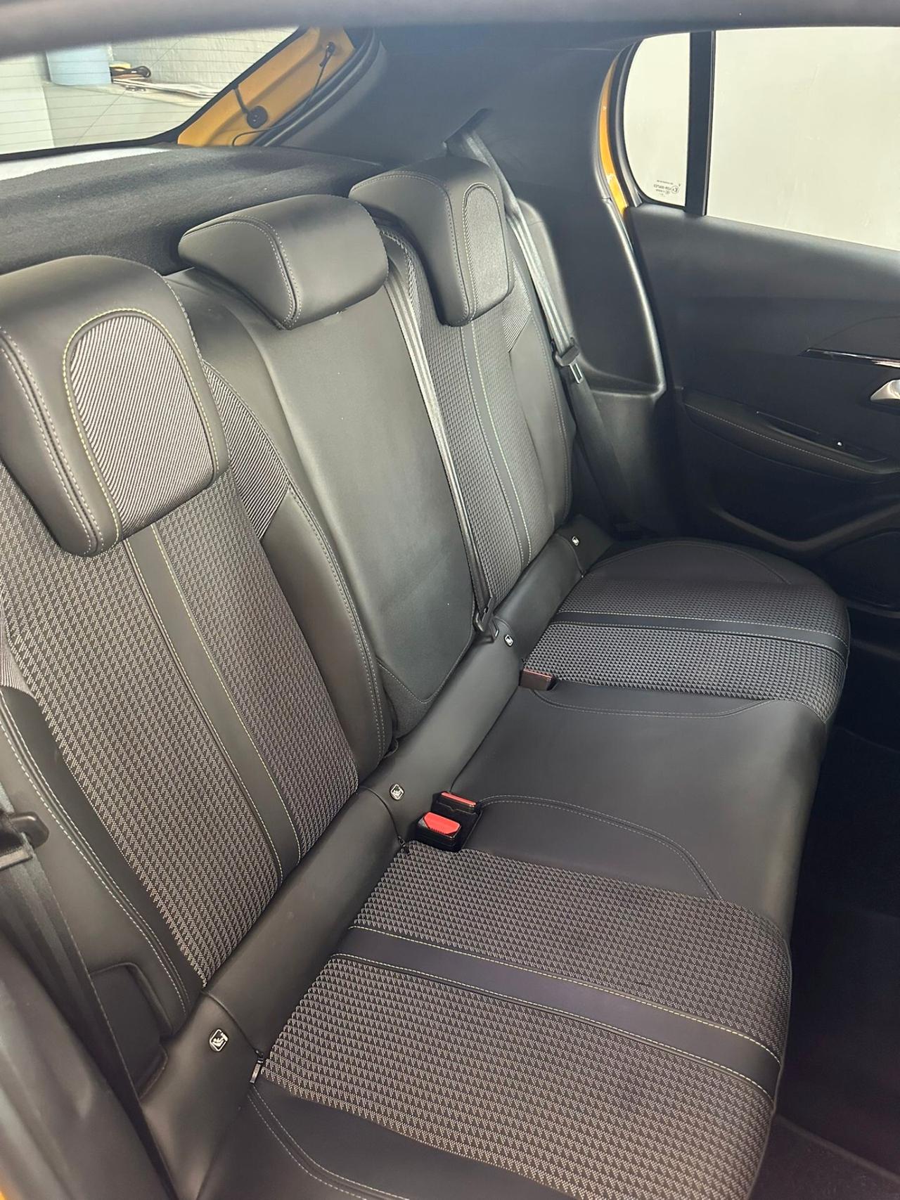 Peugeot 208 PureTech 100 Stop&Start 5 porte GT Line