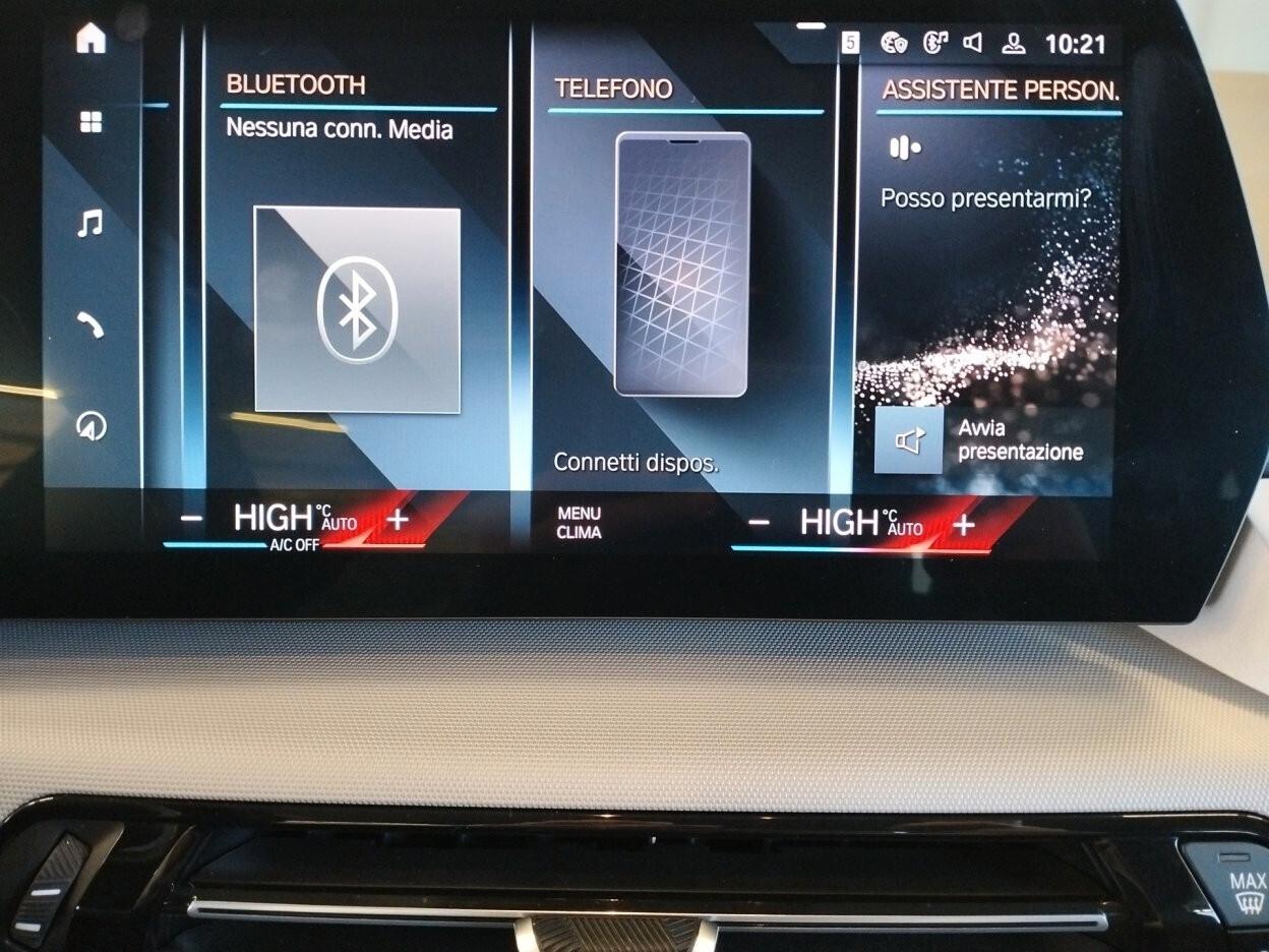 BMW 220 i Active Tourer mhev 48V auto