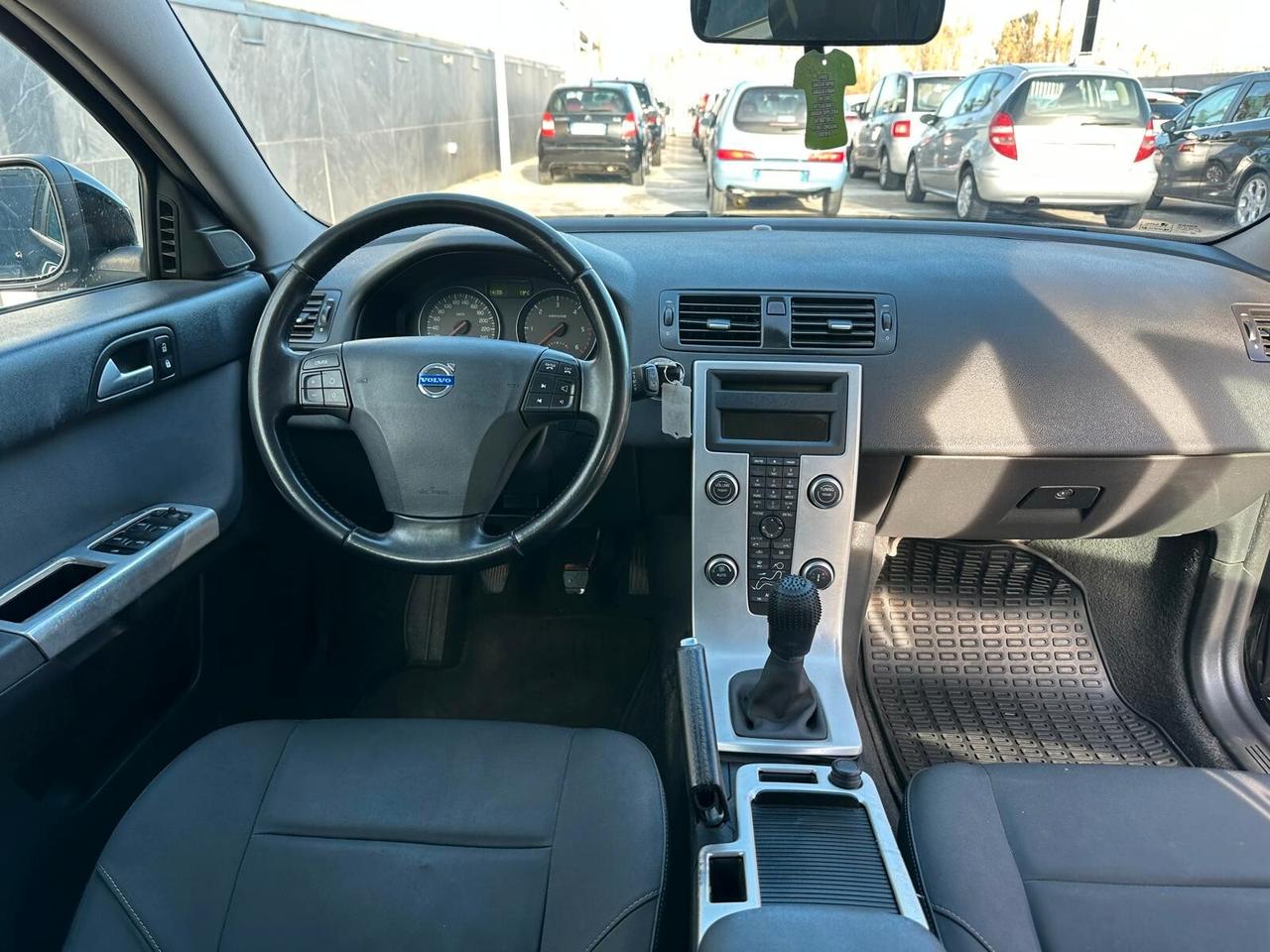 Volvo V50 D2 R-design 1.6 DIESEL 115 CV