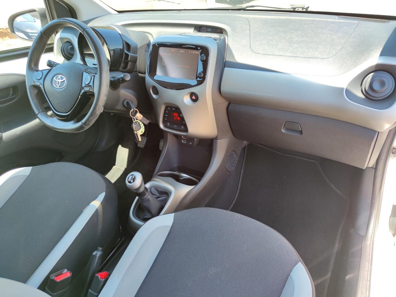 Toyota Aygo 1.0 VVT-i 69 CV 3 porte x-clusiv