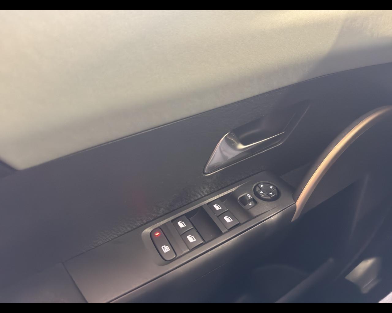 LANCIA Nuova Ypsilon Ibrida My24 Nuova Ypsilon 1.2 100cv Ibrida