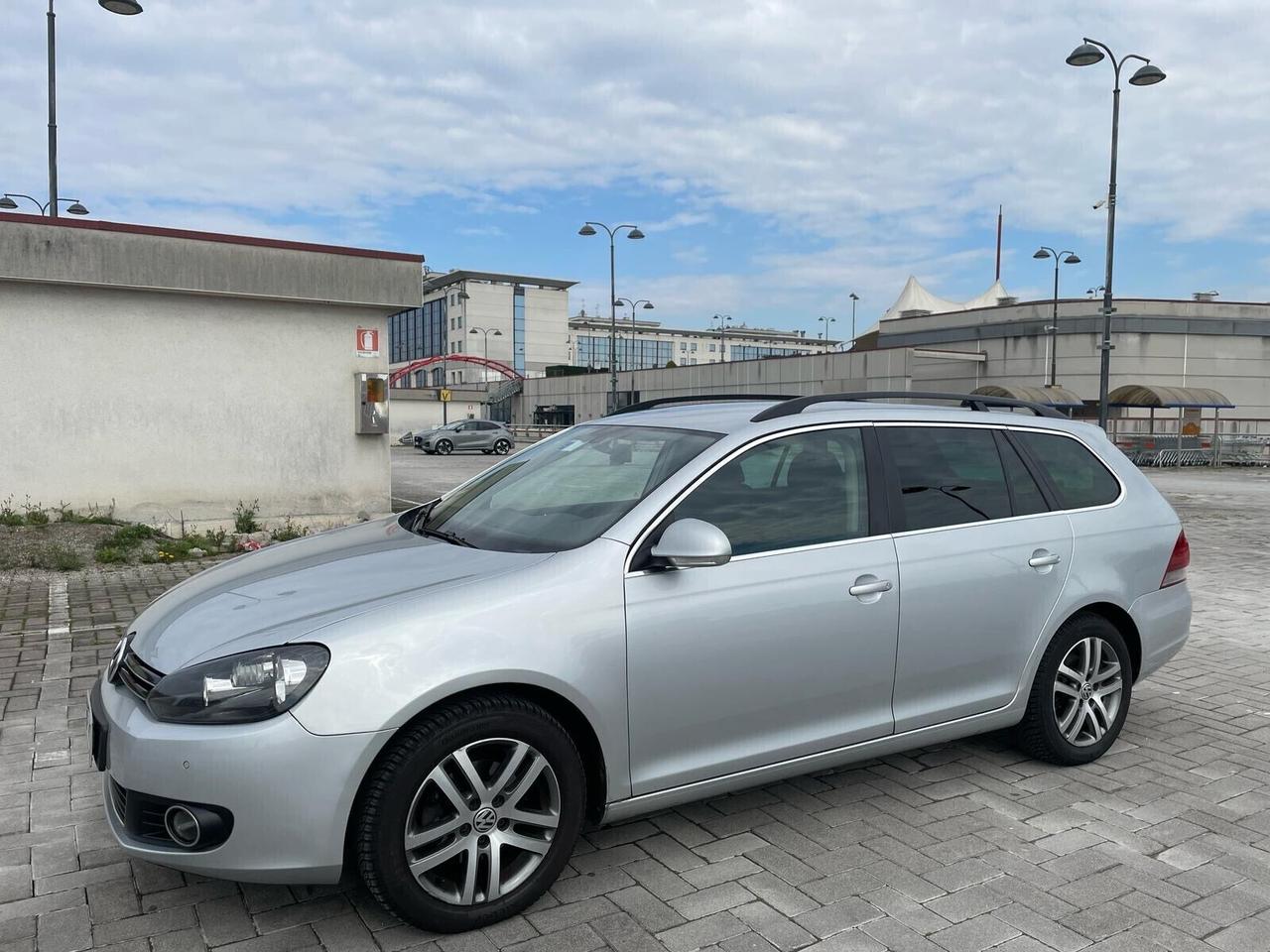 Volkswagen Golf Variant 1.6 TDI DPF DSG Highline 12 MESI GARANZIA UNI. PRO