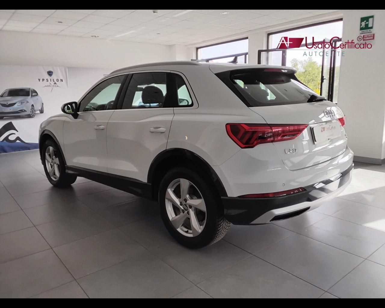 AUDI Q3 40 TDI quattro S tronic Business Advanced