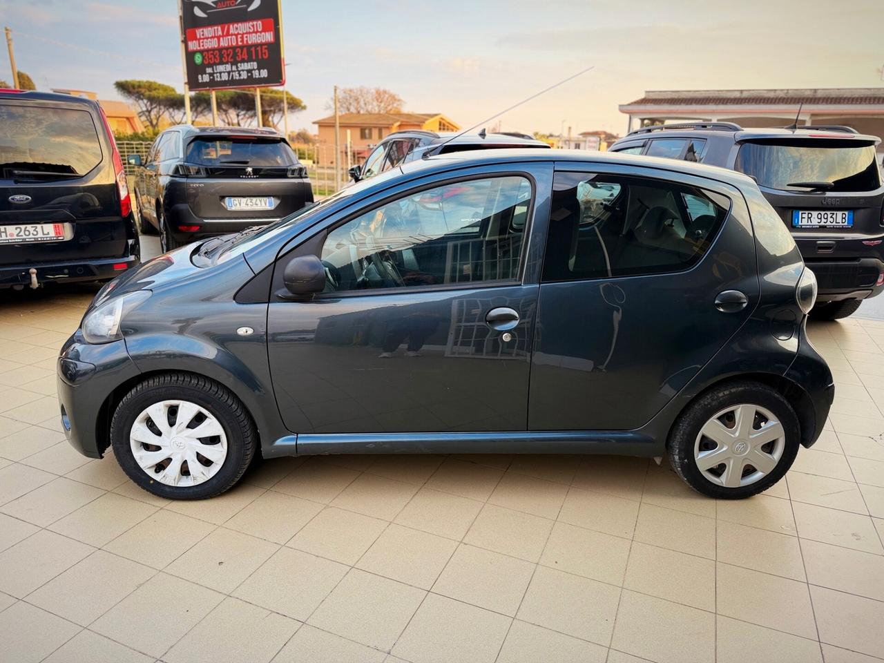 Toyota Aygo 1.0 12V VVT-i 3 porte Lounge Connect