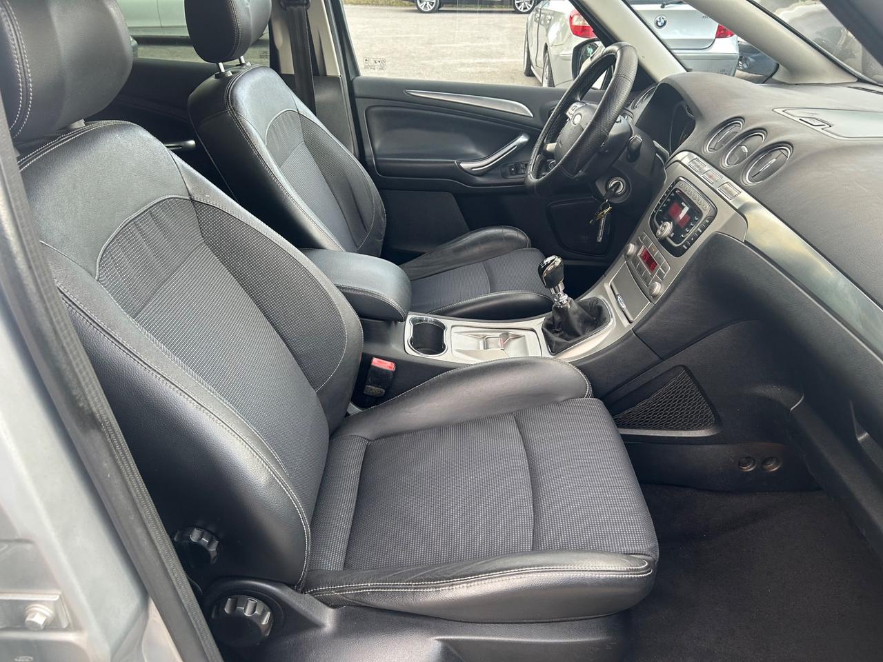 Ford S-Max 2.0 TDCi 140CV Titanium 7 Posti