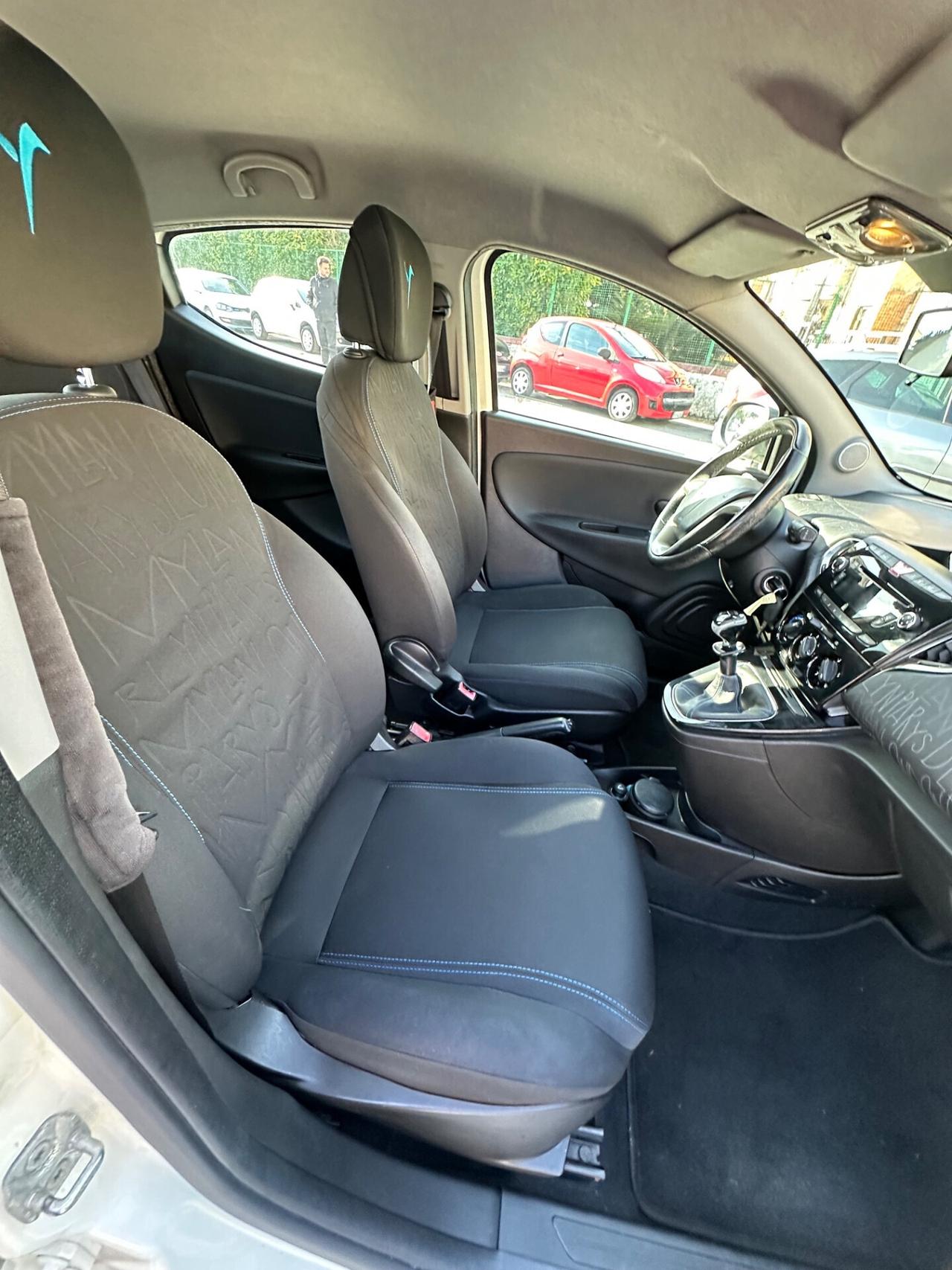 Lancia Ypsilon 0.9 TwinAir 85 CV 5 porte Metano Ecochic Gold