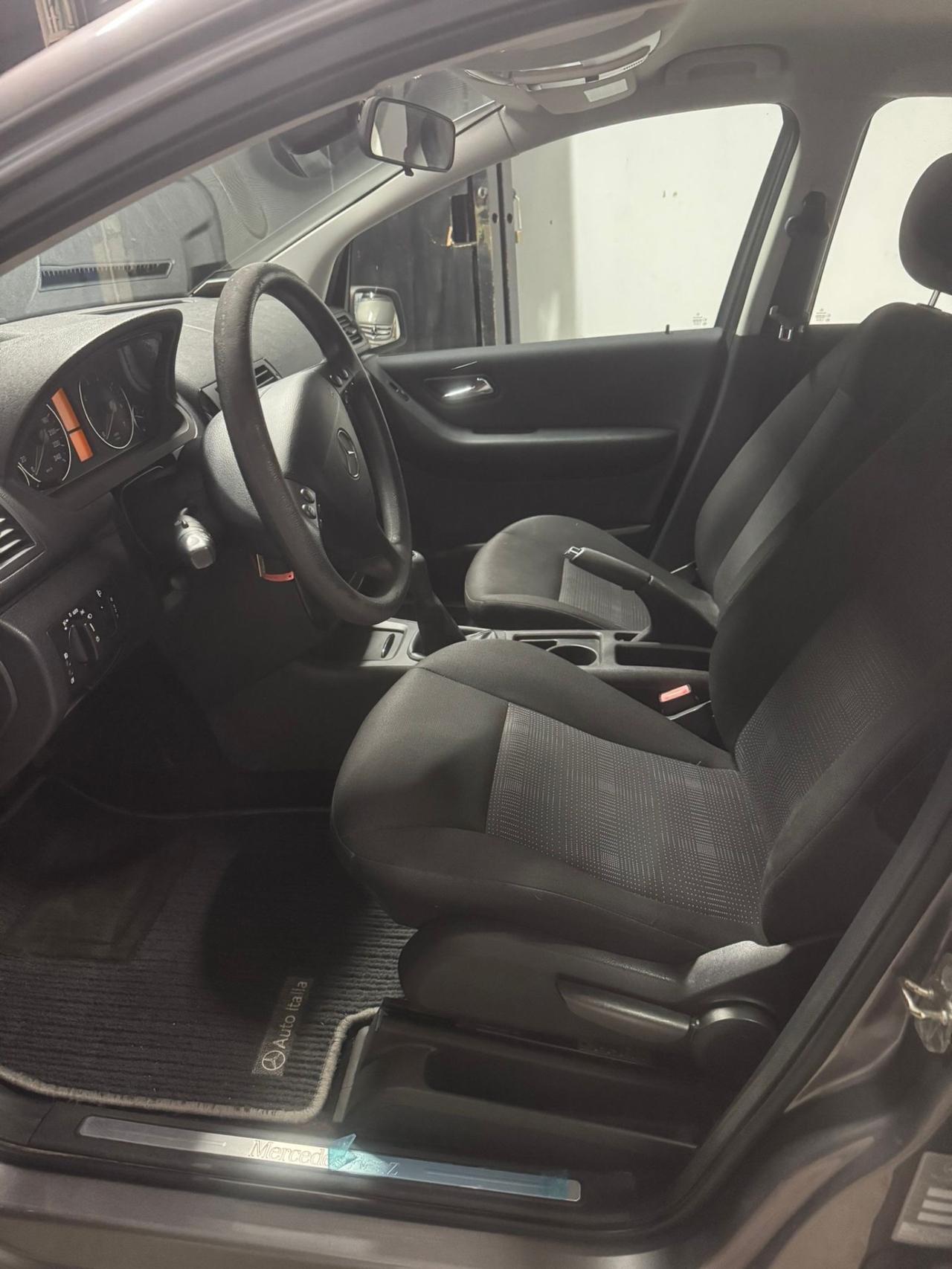 Mercedes-benz A 160 2011 euro 5