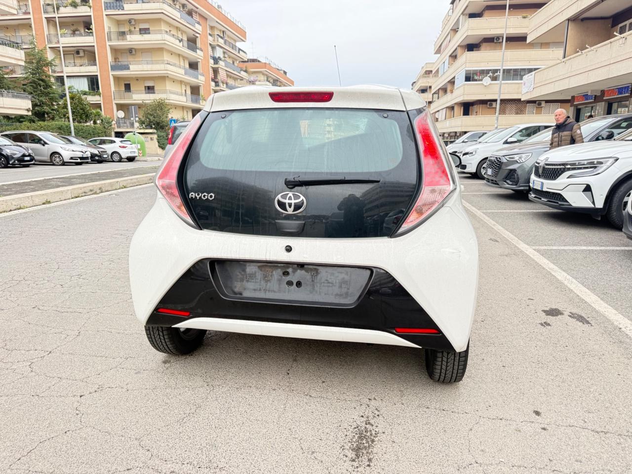 Toyota Aygo 1.0 VVT-i 72 CV 5 porte x-play LED NAVI KAMERA PDC BLUETOOTH CERCHI 16 CAR PLAY