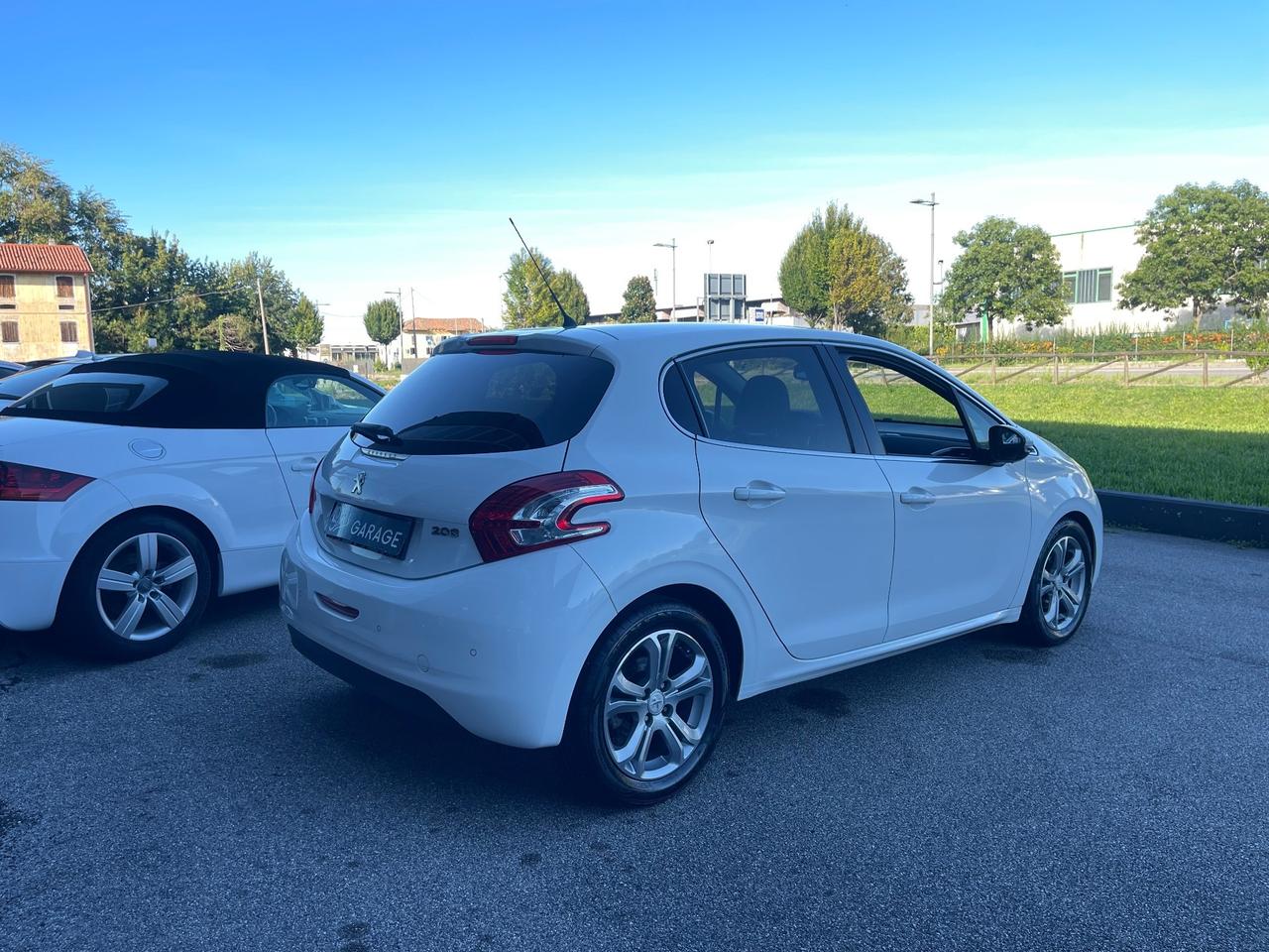 Peugeot 208 1.2 VTi 82 CV 5 porte Neopatentati