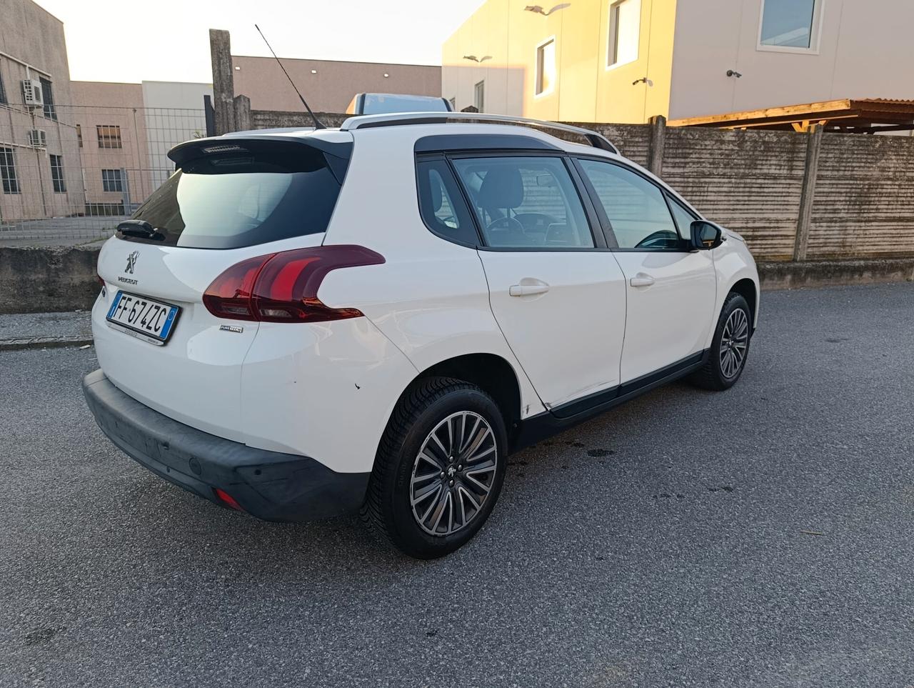 Peugeot 2008 PureTech 82 Allure