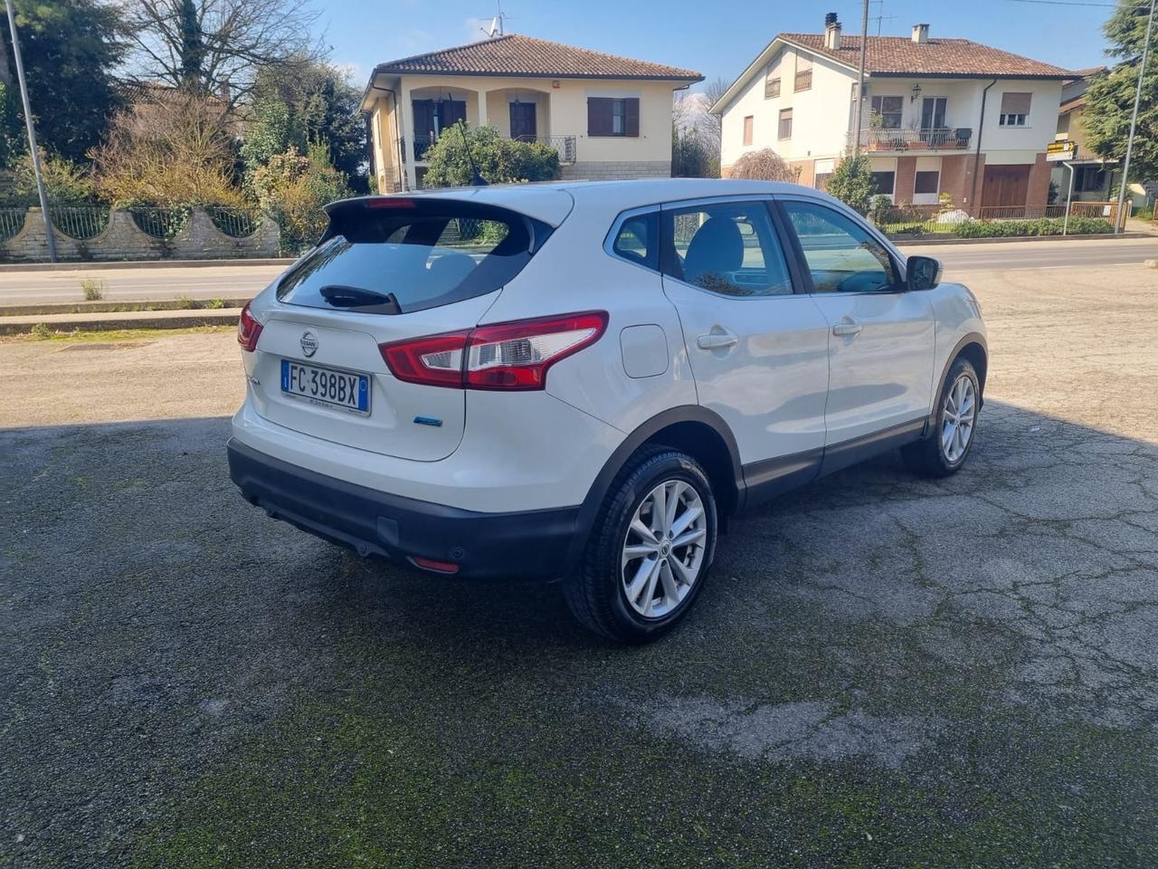 Nissan Qashqai 1.5 dCi N-Connecta