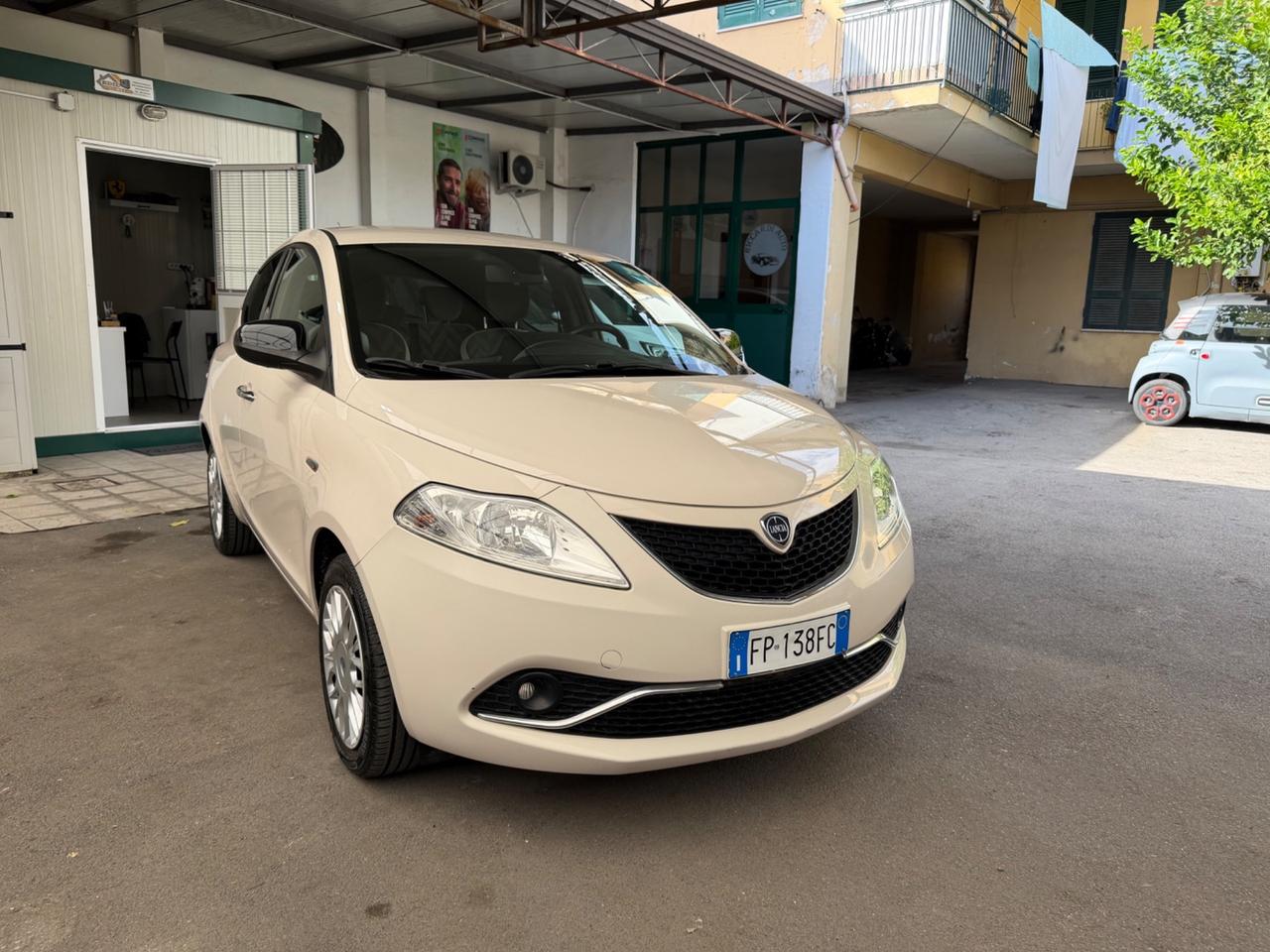 Lancia Ypsilon 2018 1.2 benzina 70000KM
