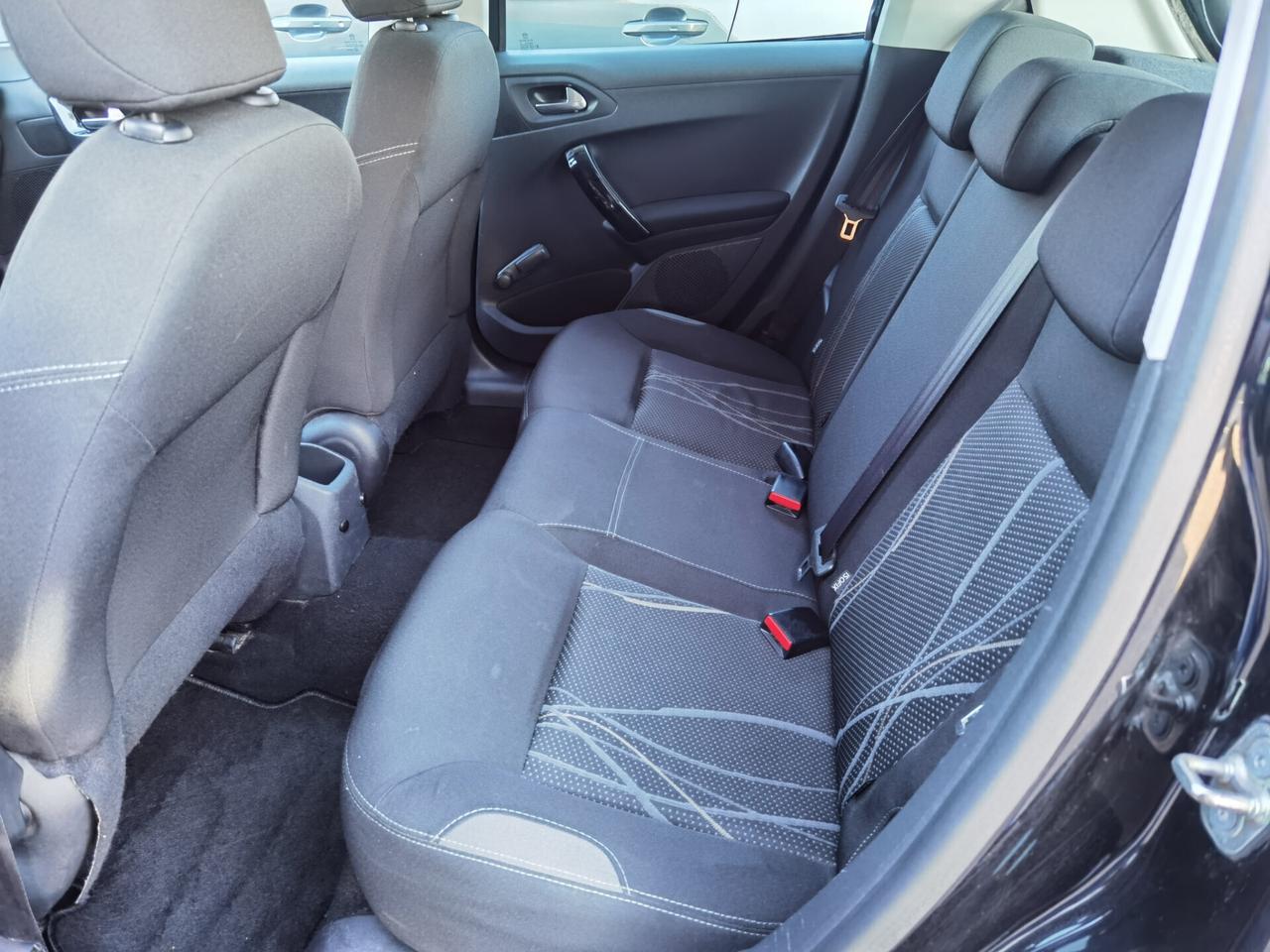 Peugeot 208 1.4 HDi 68 CV 5 porte Active