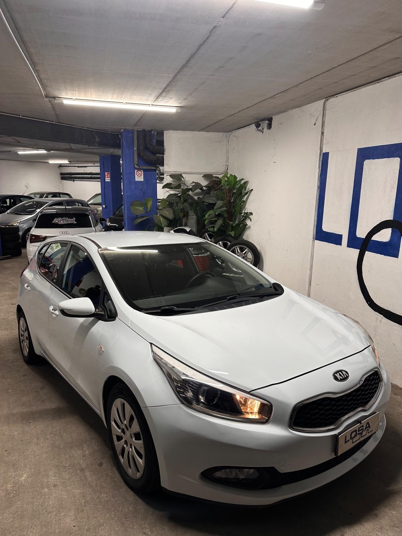 Kia Ceed cee'd 1.4 GPL 5 2013