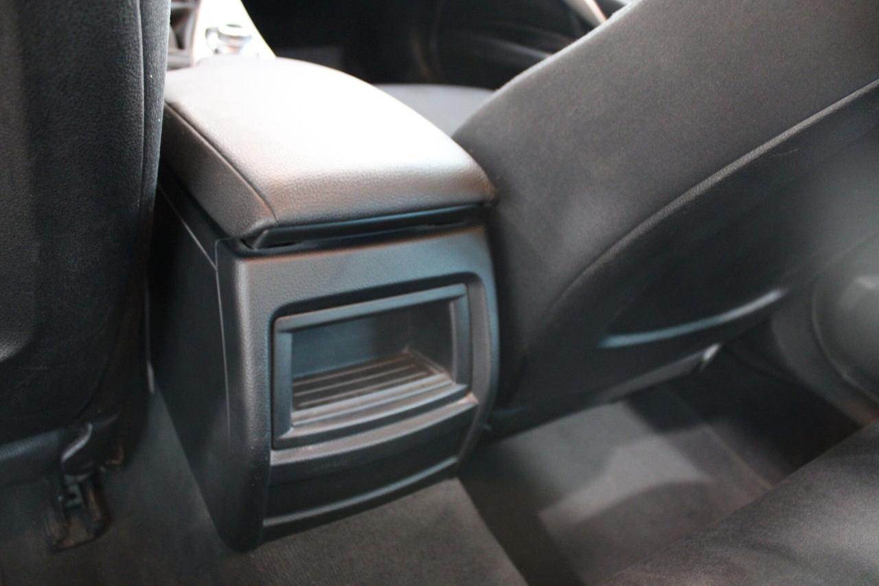 BMW 316D Touring 2.0 Business - 2015