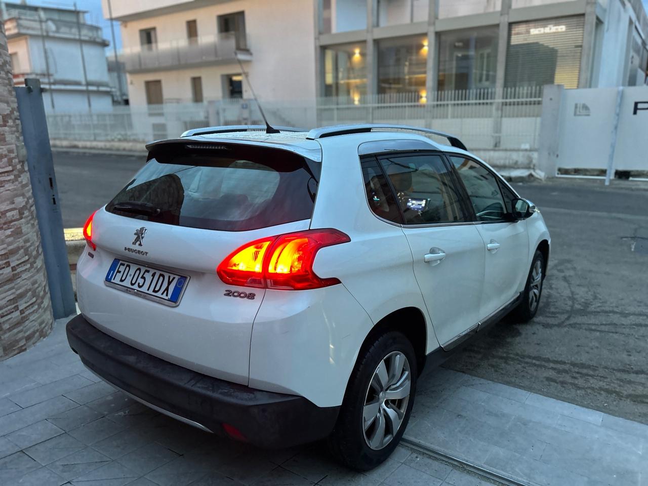 Peugeot 2008 BlueHDi 92 cv ALLURE-2016/CLIMA/SENSORI