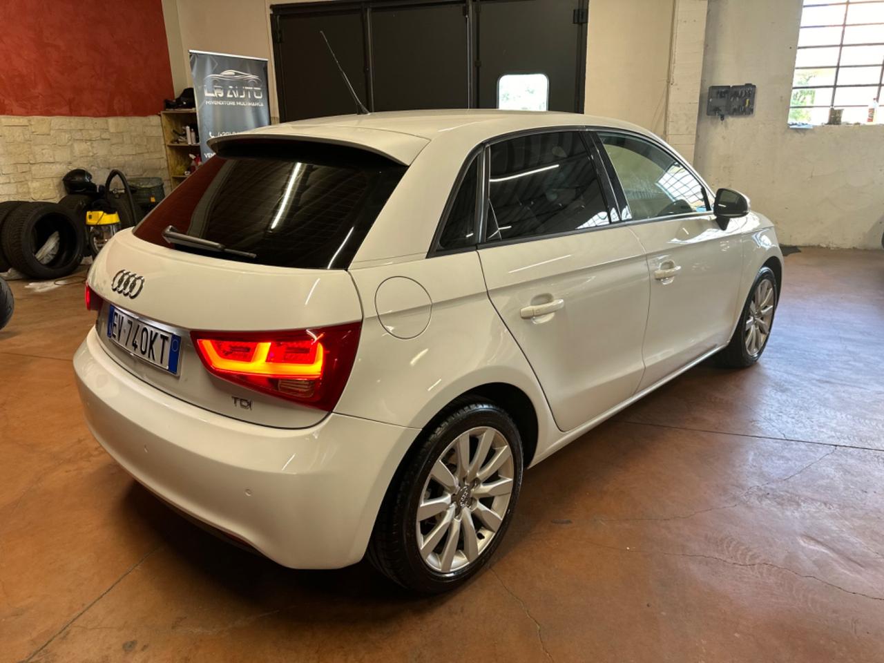 Audi A1 1.6 TDI S tronic Attraction