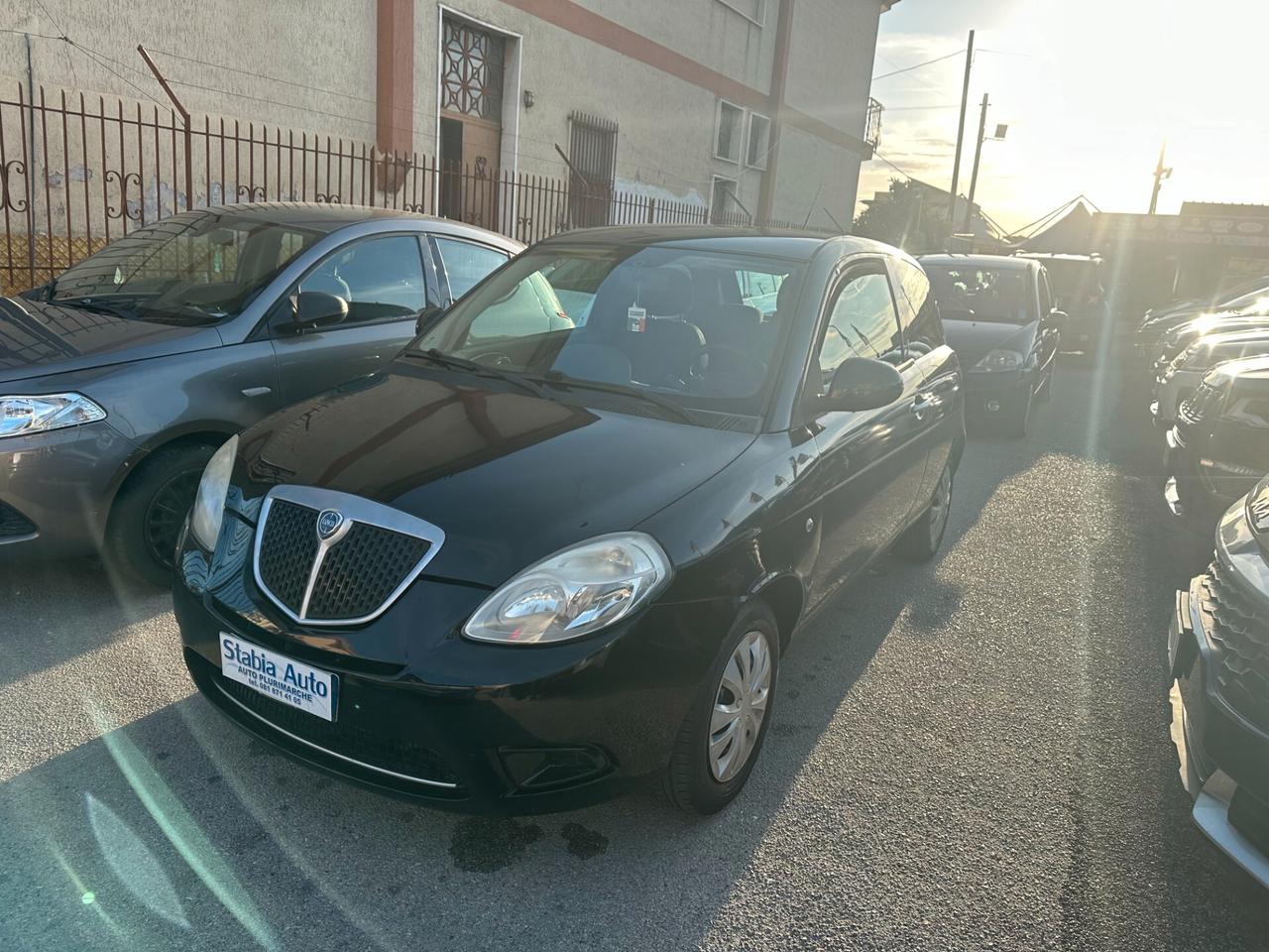 Lancia Ypsilon 1.3 MJT 75 CV Argento