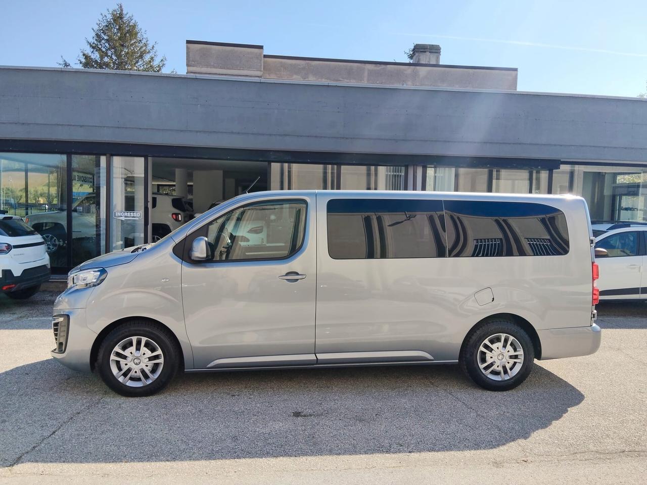 Peugeot Traveller Long Business 120 cv EAT8 9 Posti