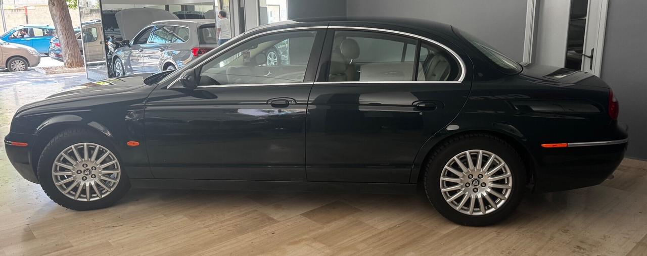 Jaguar S-Type 2.7 diesel V6 Executive