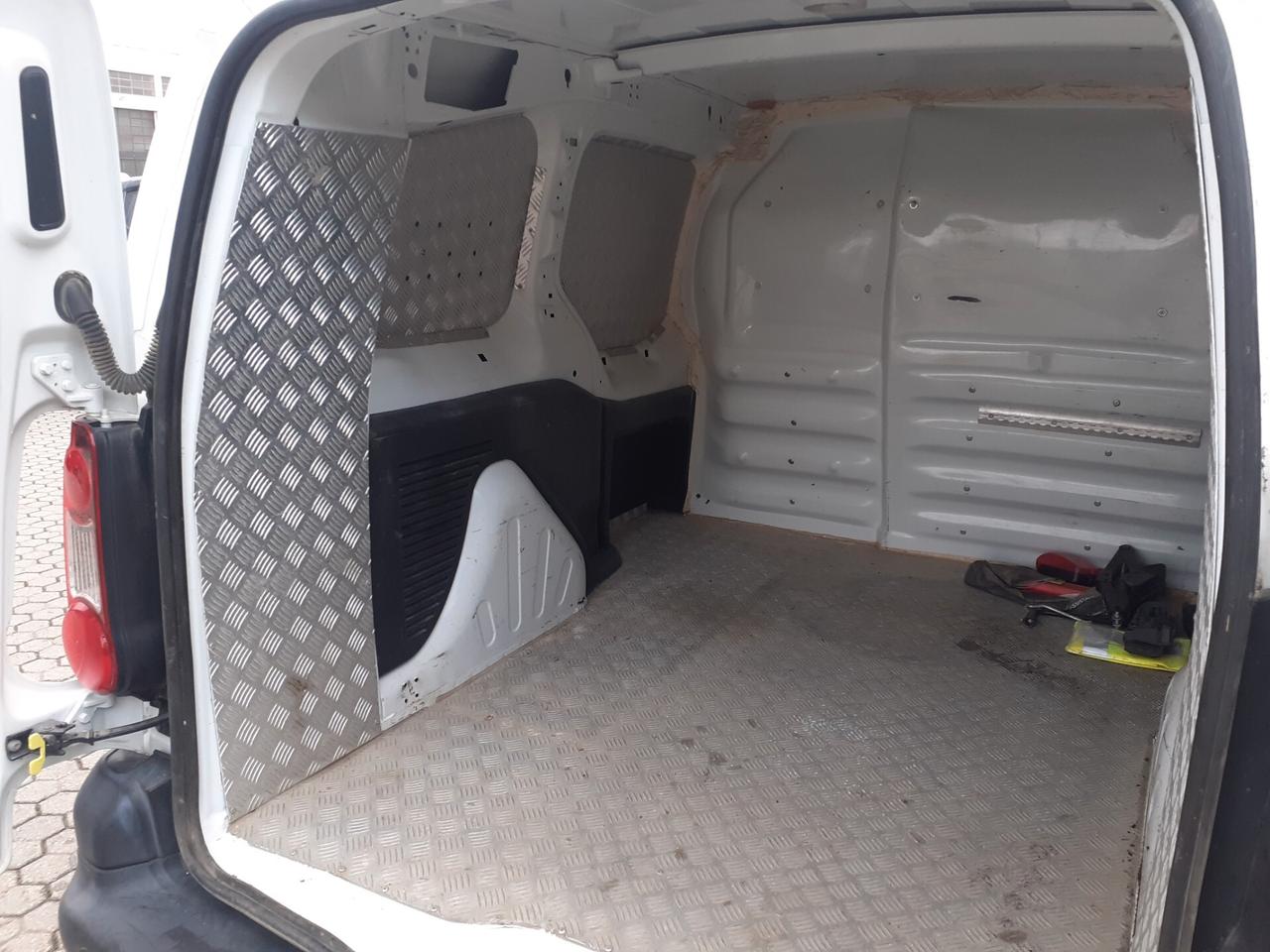 CITROEN BERLINGO 1600 HDI 99 cv. 3POSTI
