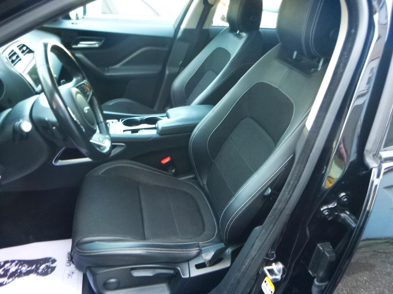 Jaguar F-Pace 2.0 D 180 CV AWD aut. R-Sport