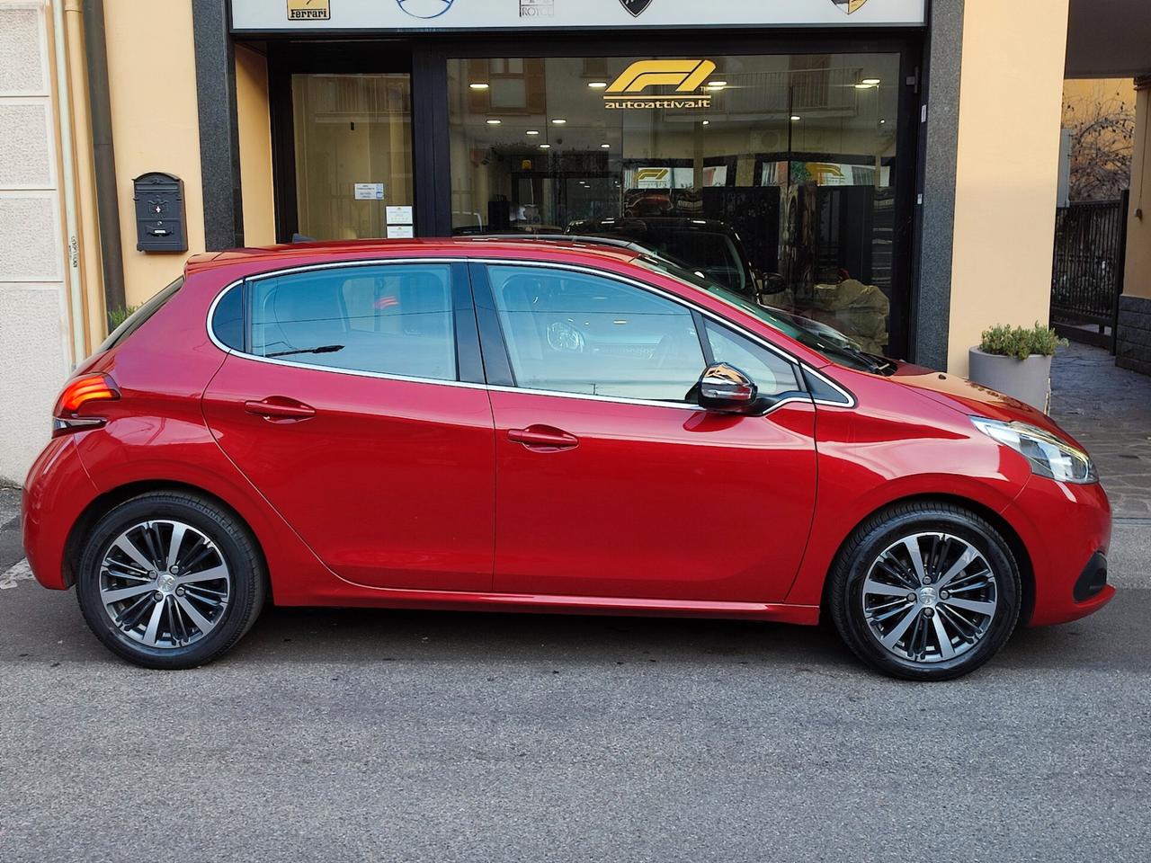 Peugeot 208 PureTech 82 5 porte Allure Ok Neopatentato