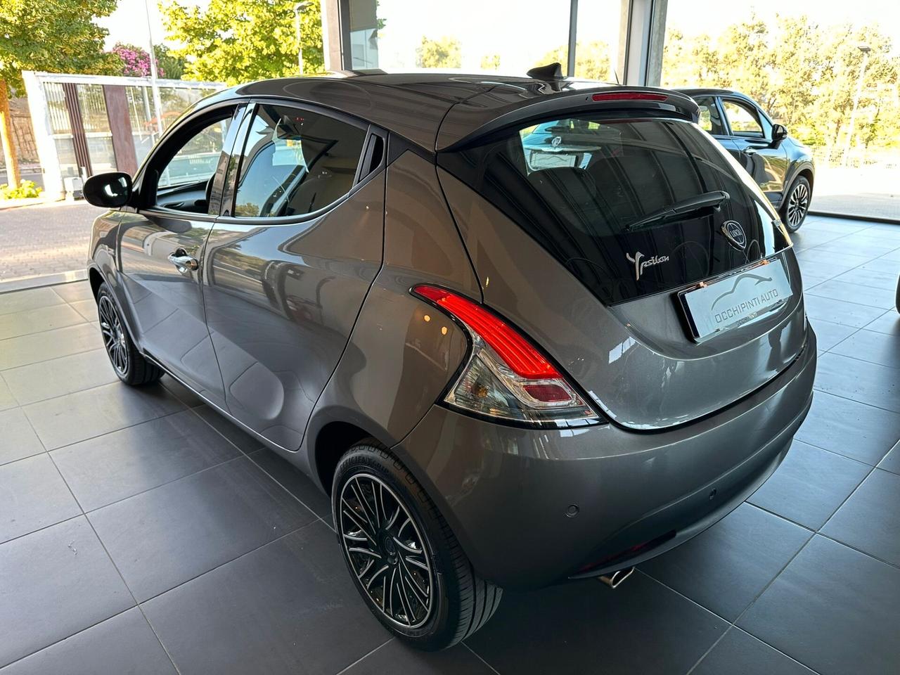 Lancia Ypsilon 1.0 FireFly 5 porte S&S Hybryd Gold