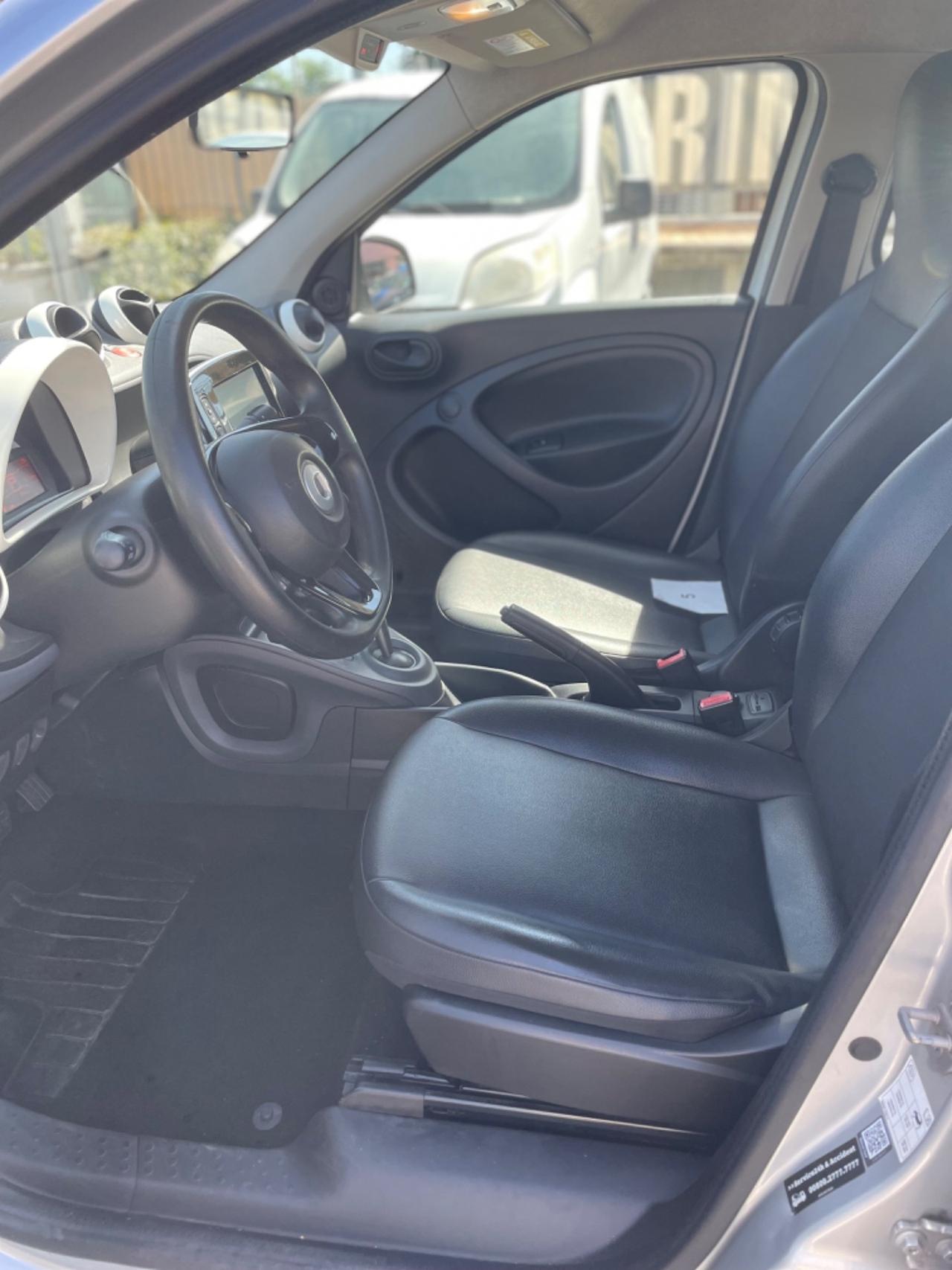 Smart ForFour 70 1.0 twinamic Youngster