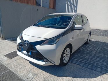 Toyota Aygo 1.0 VVT-i 69 CV 5 porte x-clusiv