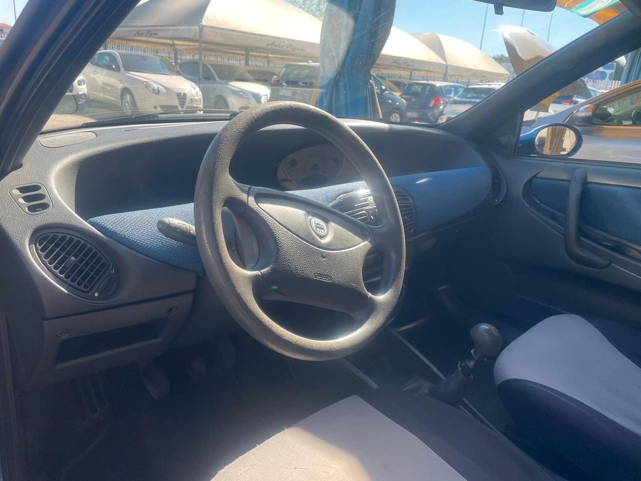 Lancia Y 1.1i cat Elefantino Blu