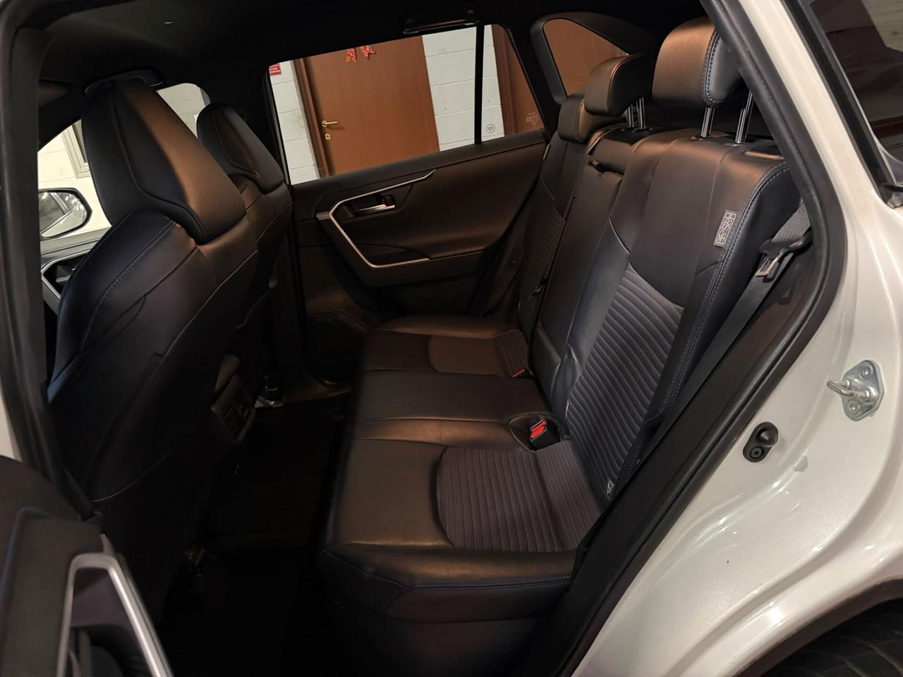 Toyota RAV 4 2.5 HV (222 CV) E-CVT AWD-I LOUNGE (163 KW)