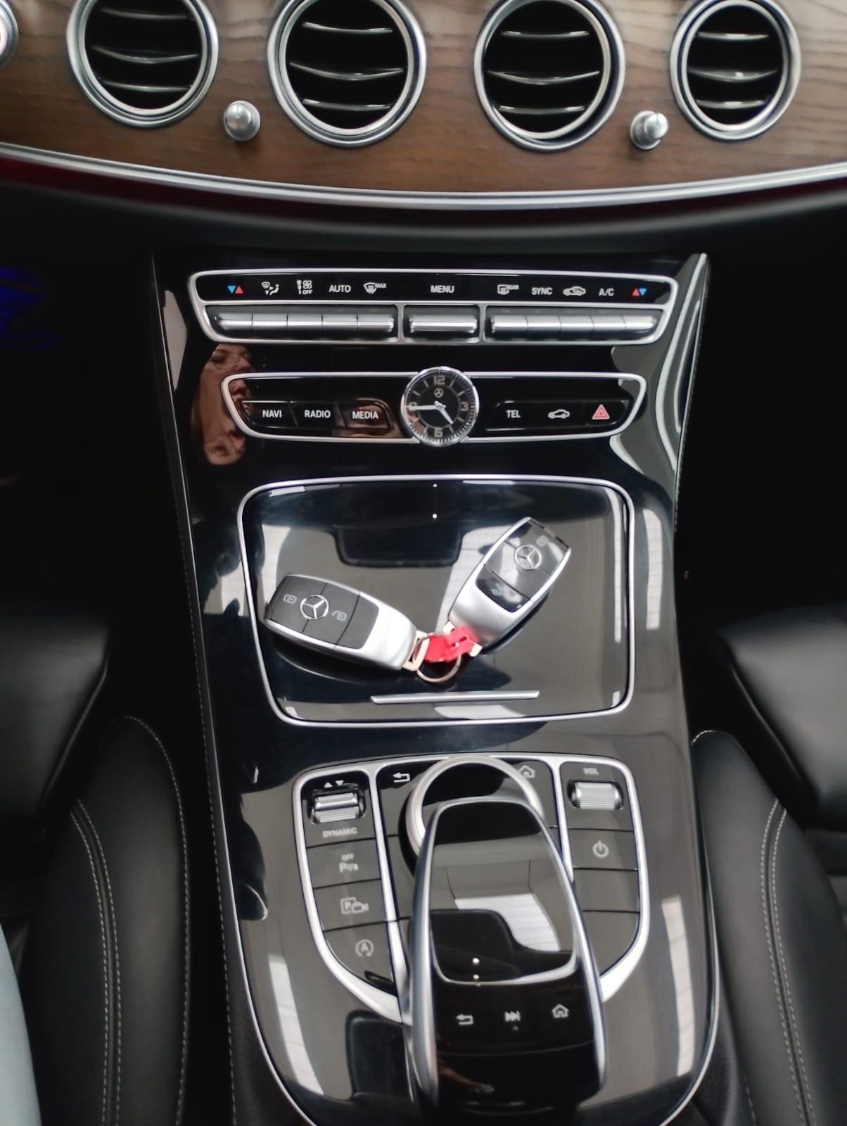 Mercedes-benz E 220 d Auto Premium Plus