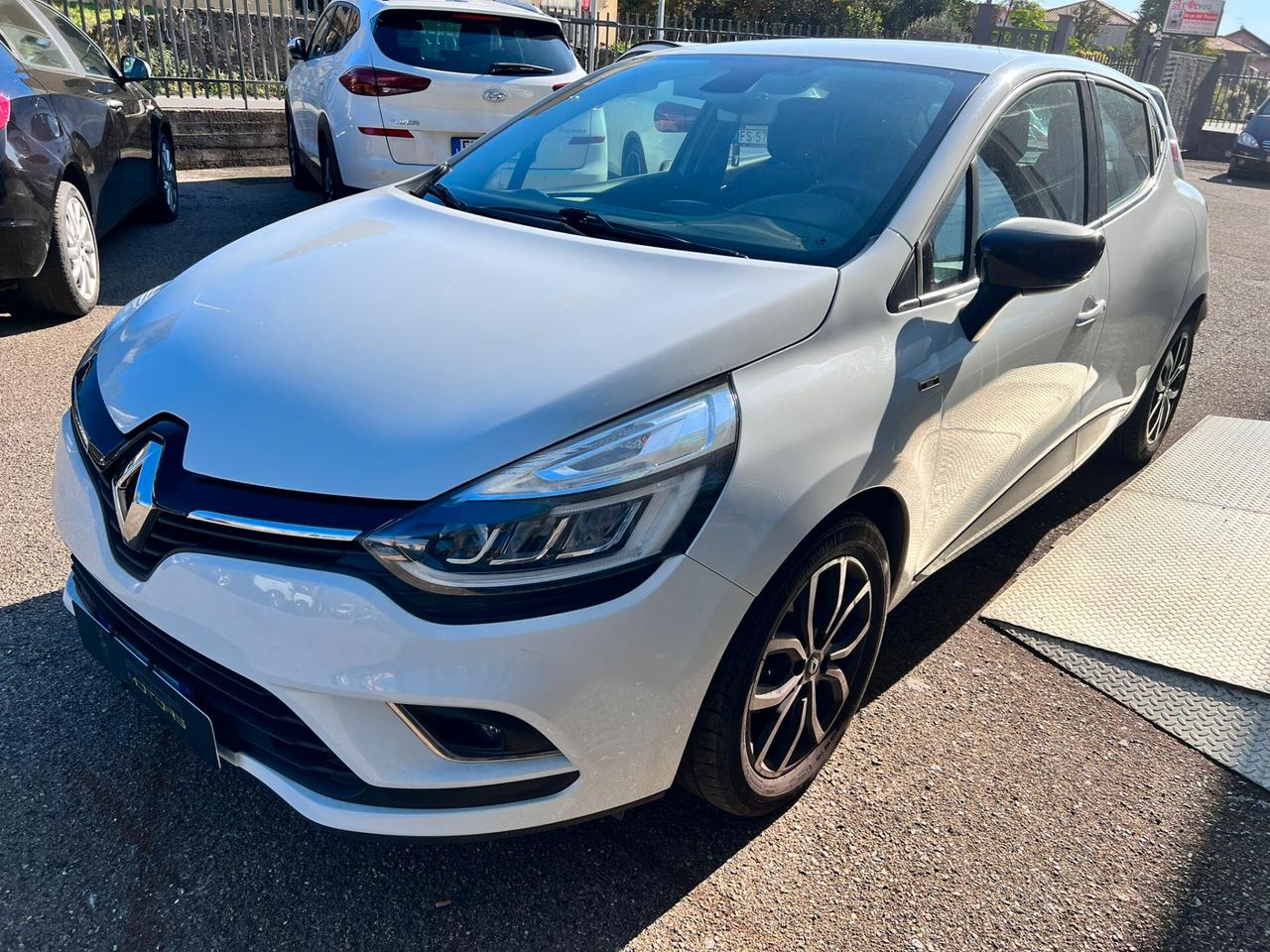 Renault Clio dCi 8V 75 CV 5 porte Moschino Zen