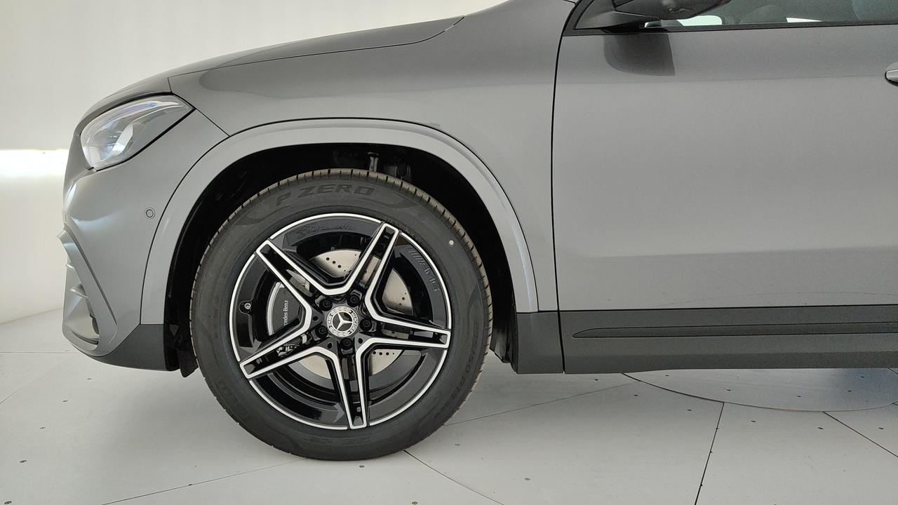 Mercedes-Benz GLA 200 d automatic