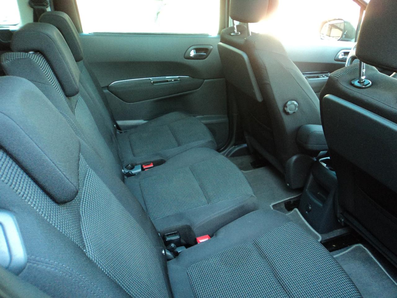 Peugeot 5008 1.6 HDi 112CV Féline