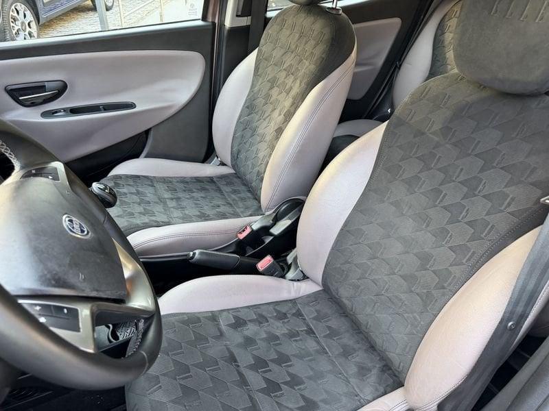 Lancia Ypsilon 5 Porte Ypsilon 1.2 8v Platinum 69cv E6
