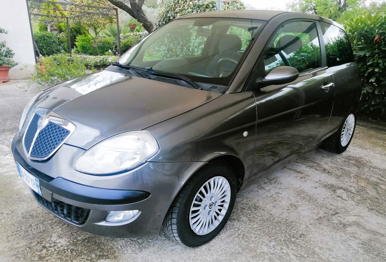 Lancia Ypsilon 1.3 mtj 69 cv