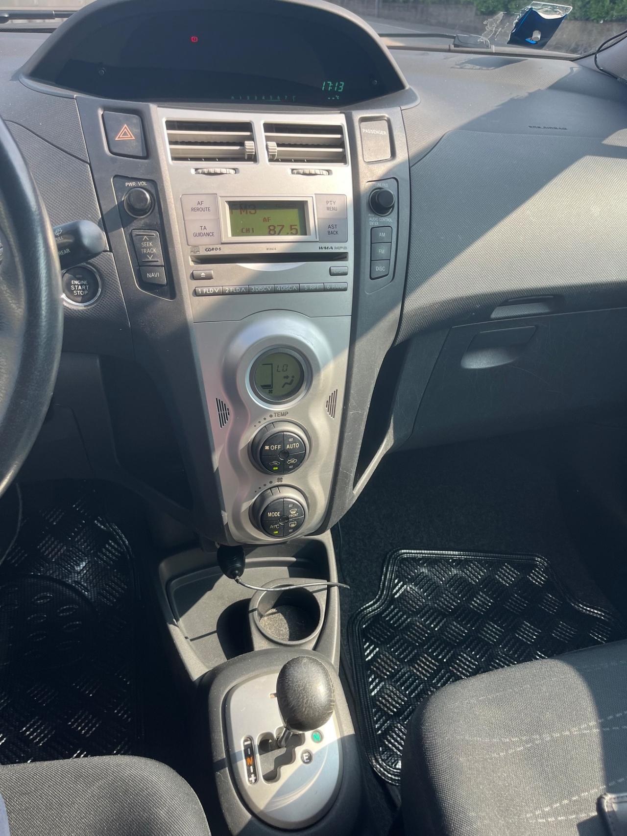Toyota Yaris 1.3 3 porte/cambio è semiautomatico
