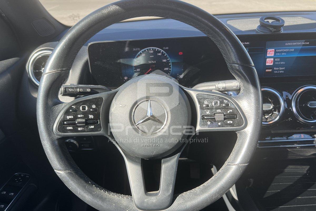 MERCEDES GLB 180 d Automatic Business Extra