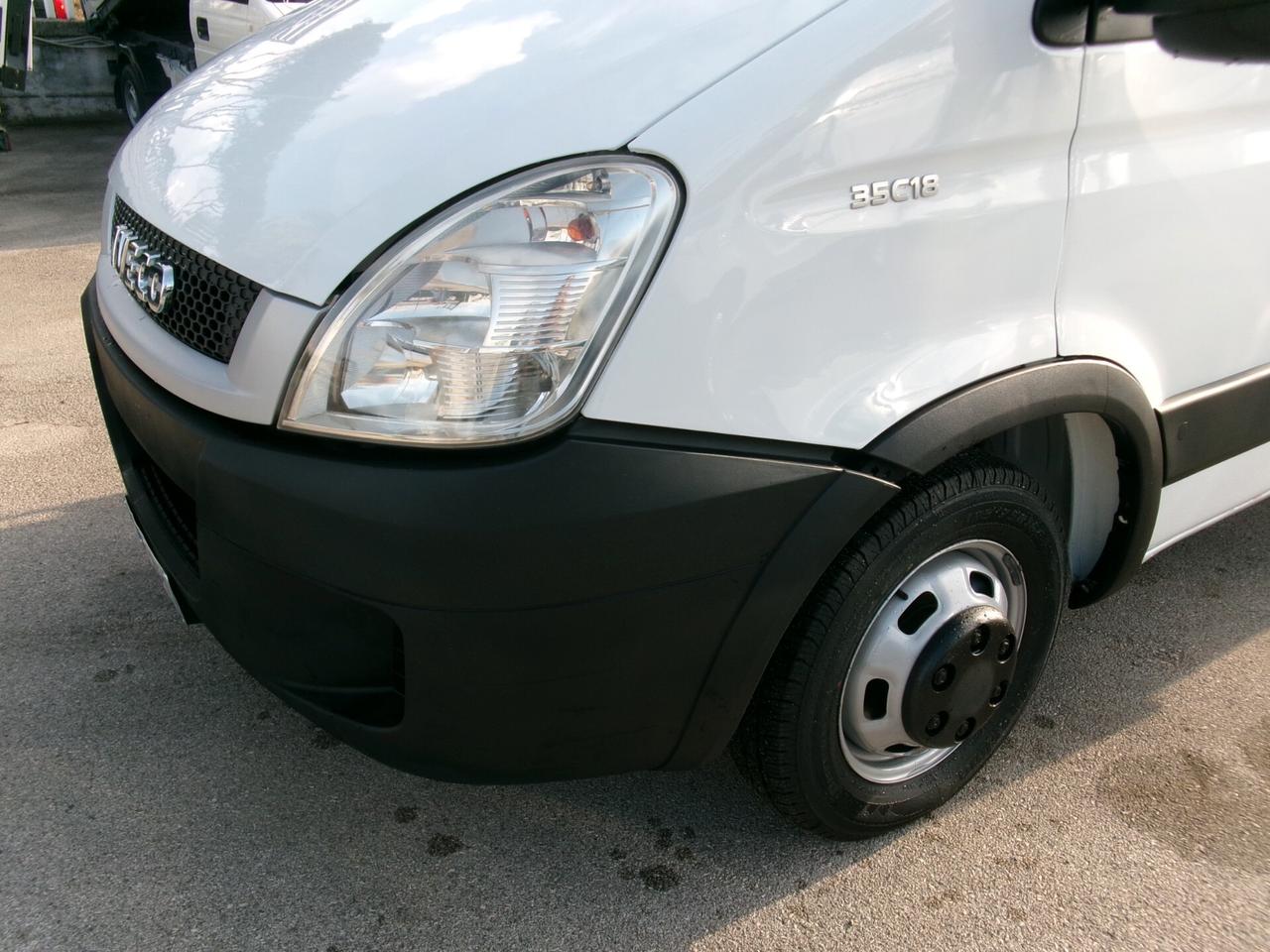 Iveco Daily 35C18 3000 180CV DOPPIA CABINA 7P CASSONE FISSO 3.30 METRI