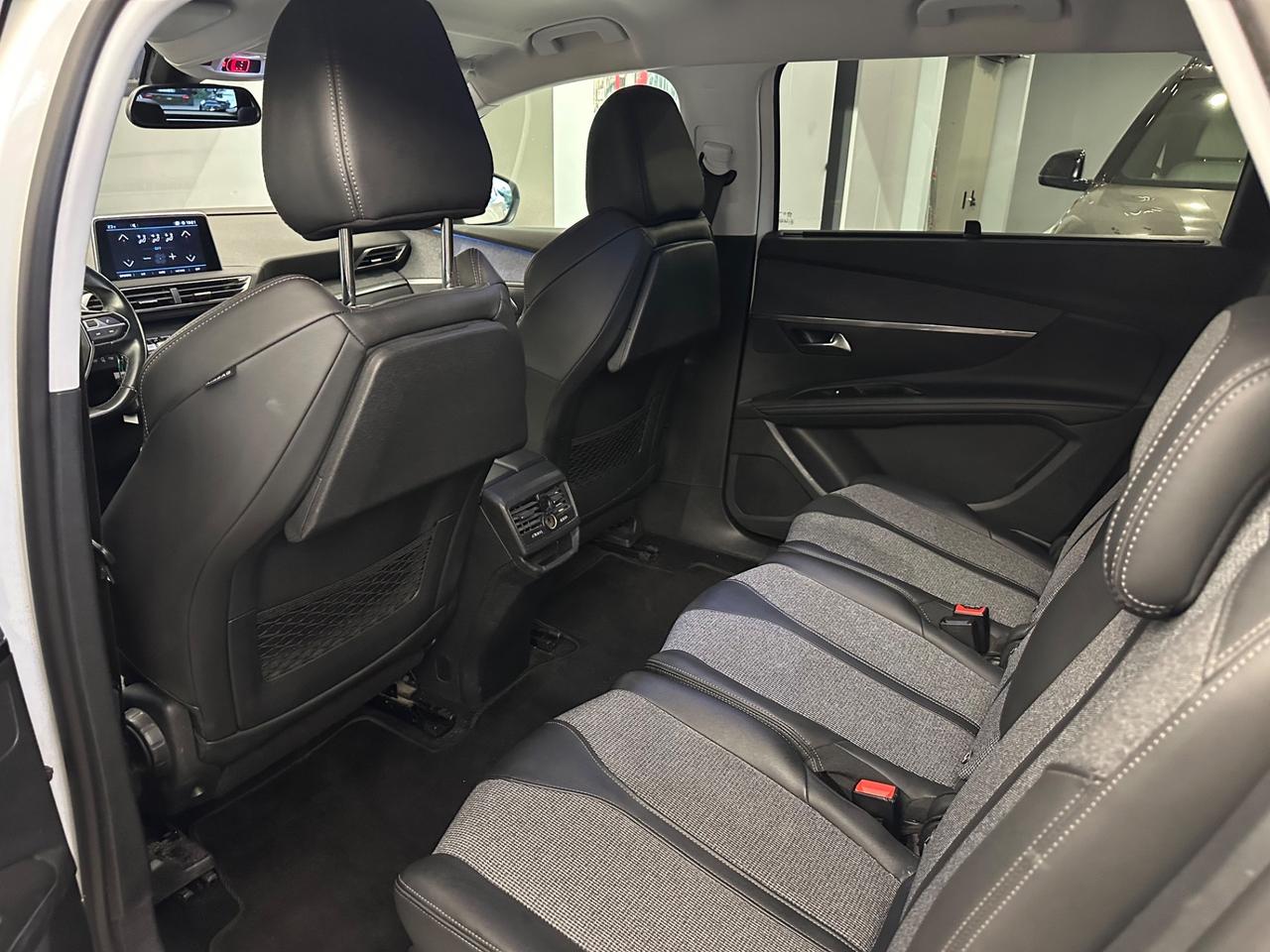 Peugeot 5008 BlueHDi 130 S&S EAT8 Active Business
