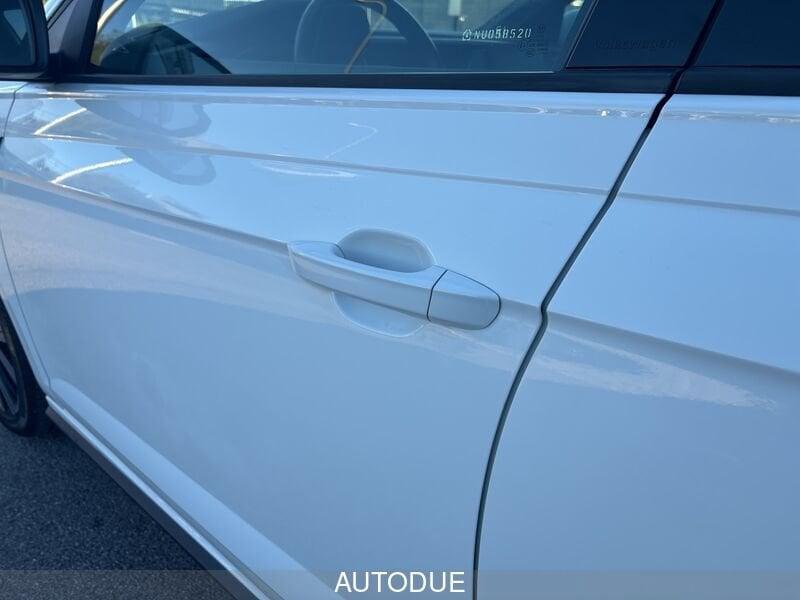 Volkswagen Polo VI 2022 1.0 tsi R-Line 95cv dsg