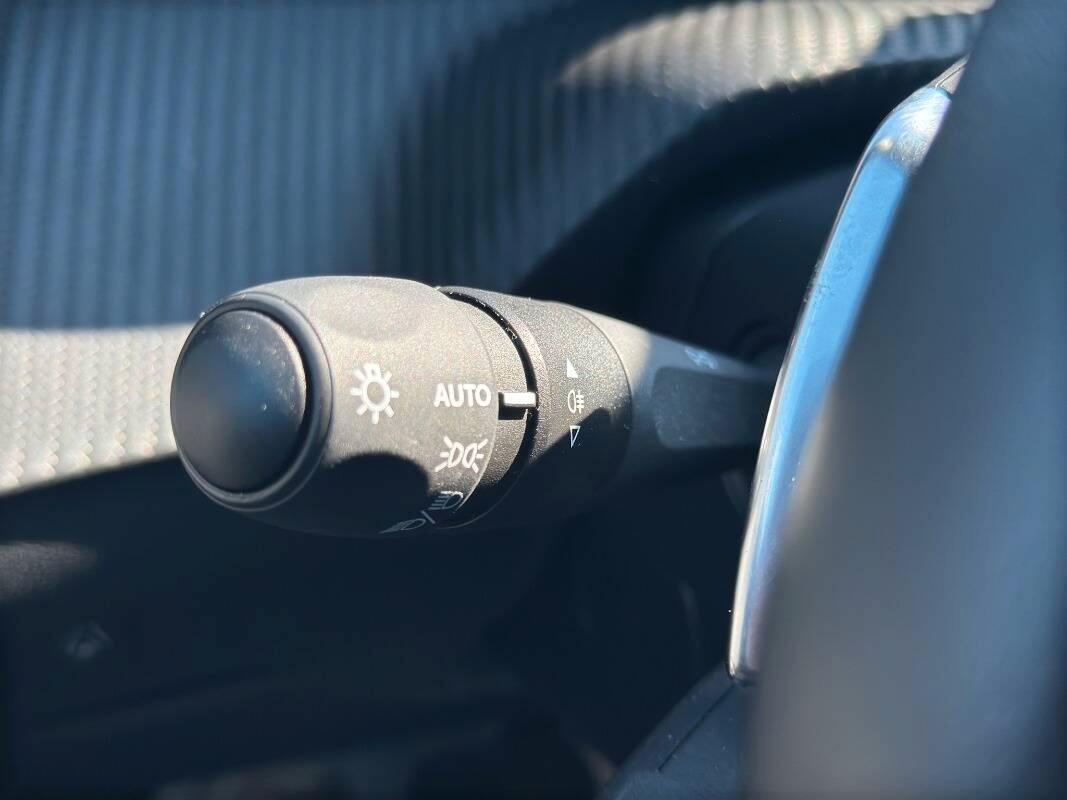 Peugeot 2008 1.2 hybrid Allure 136cv AUTOMATICA E TELECAM 360