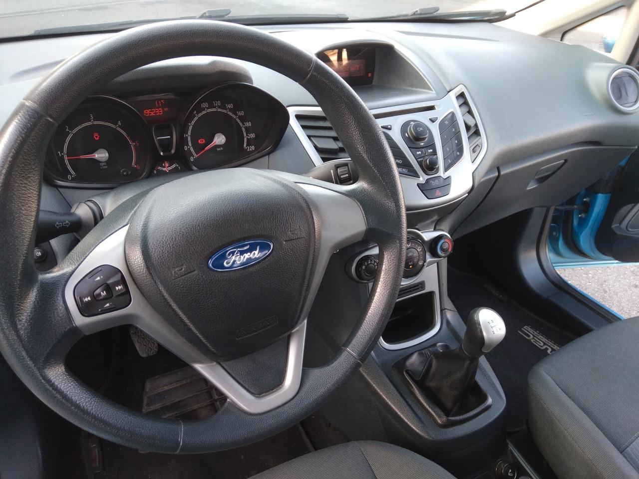 Ford Fiesta 1.4 TDCi 70CV 5 porte Titanium x neopatentati